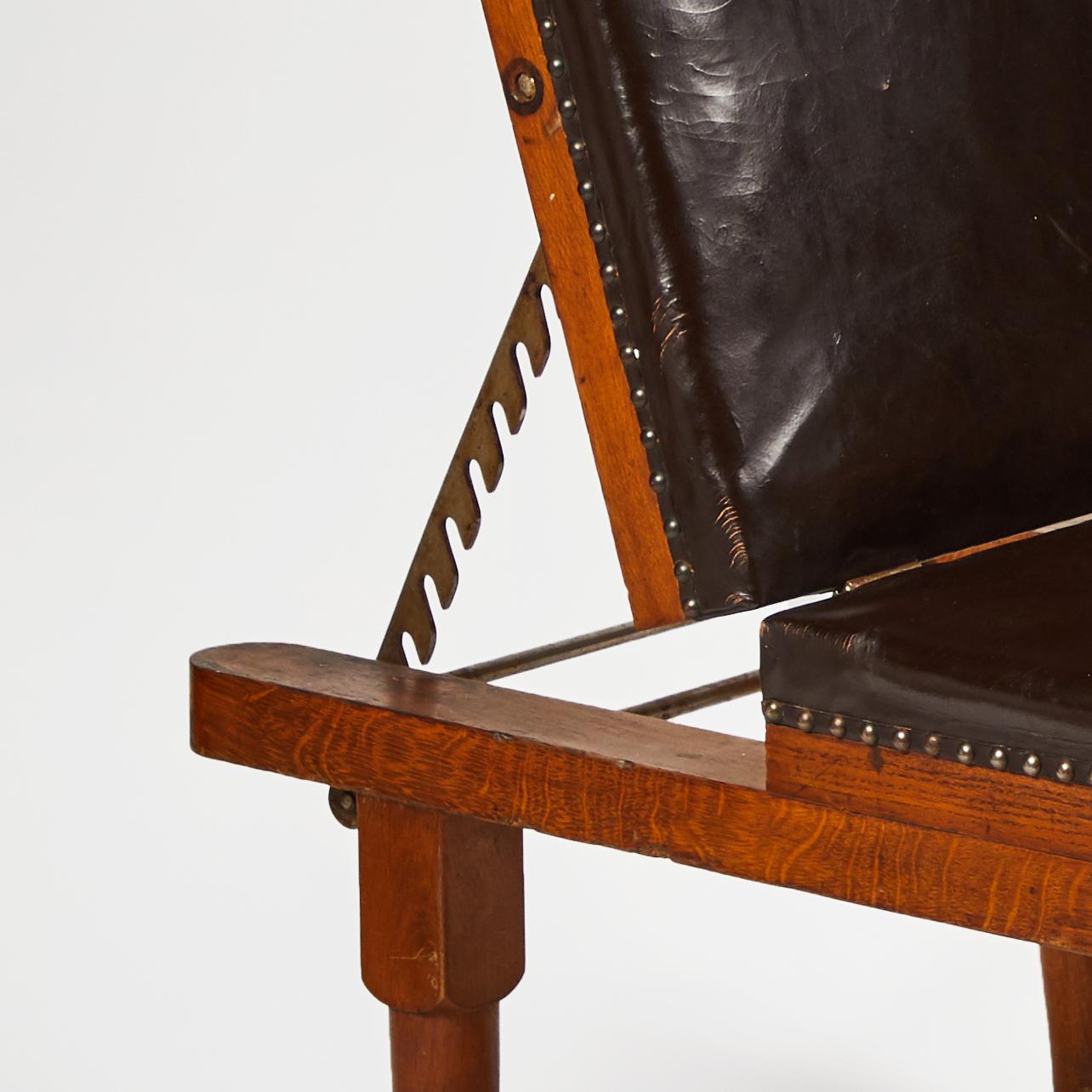 French Reclining Mahogany and Leather Upholstered Chaise from Mid-19th Century France
