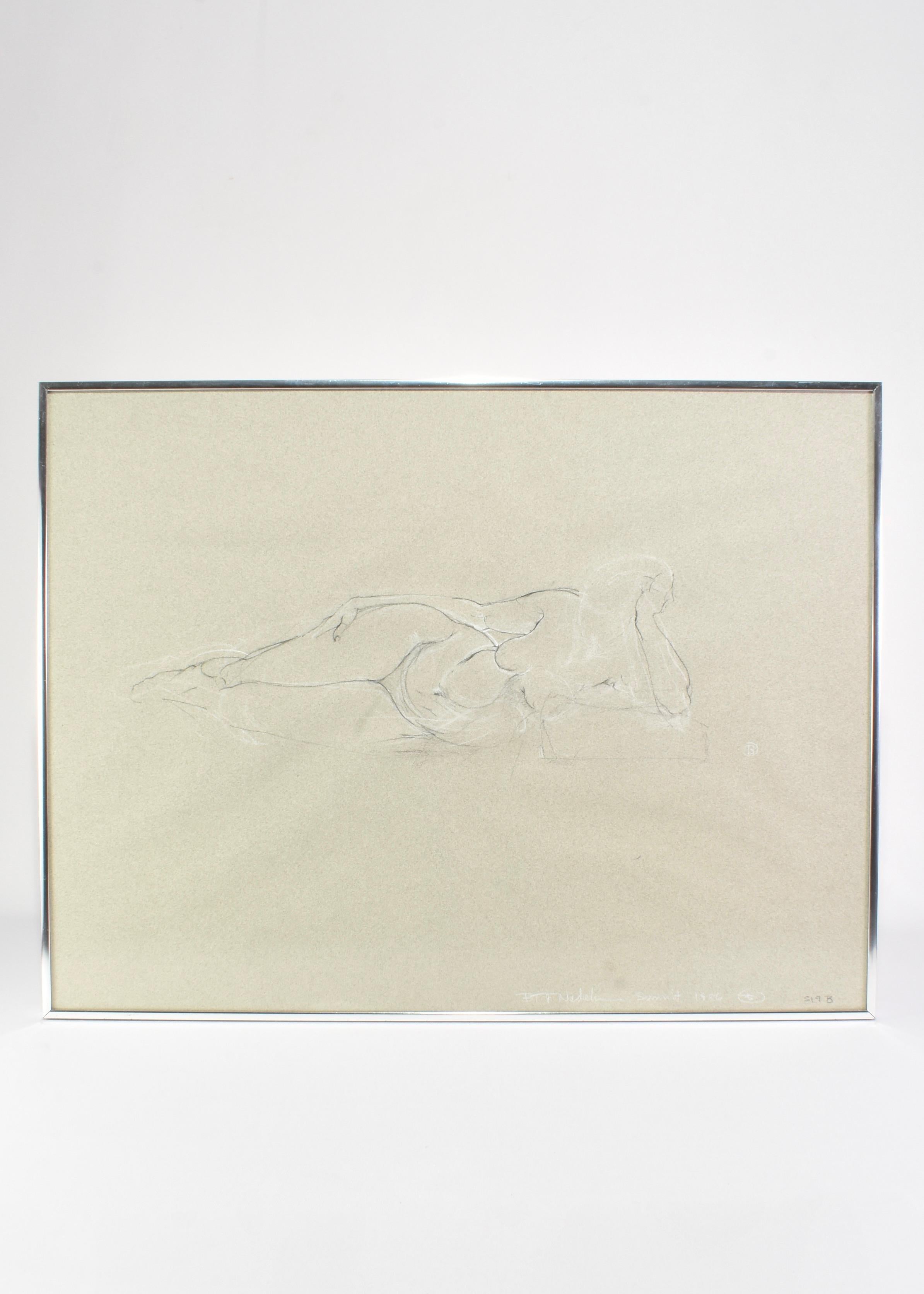 Precioso desnudo reclinado en carboncillo y tiza blanca sobre papel gris, firmado Benn Nadelman 1986. Enmarcado profesionalmente en un marco cromado con un alambre en la parte posterior para colgarlo.
