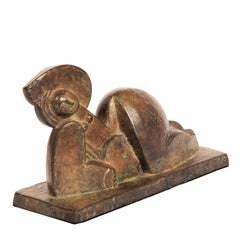 Liegende nackte Frau aus Bronzeskulptur, signiert