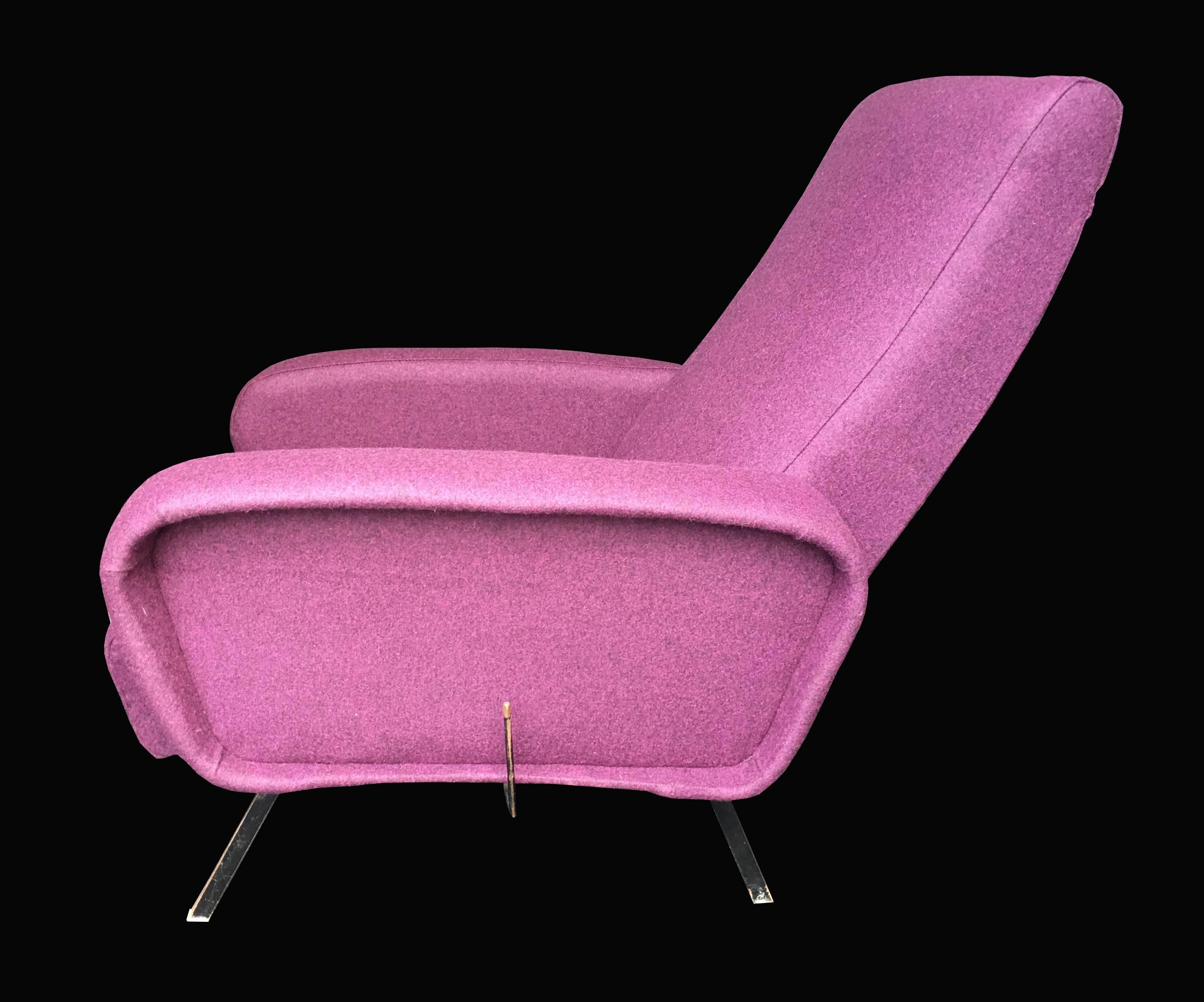 Reclining Purple Wool Fabric Lounge Chair in the Manner of Marco Zanuso In Good Condition In Little Burstead, Essex