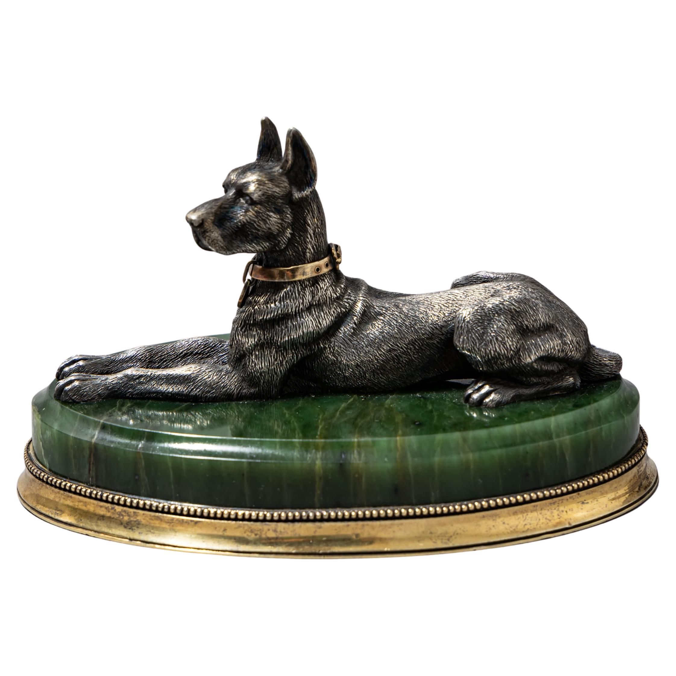 Grand danois couché en argent, A. Silver, Saint-Pétersbourg, vers 1900 en vente