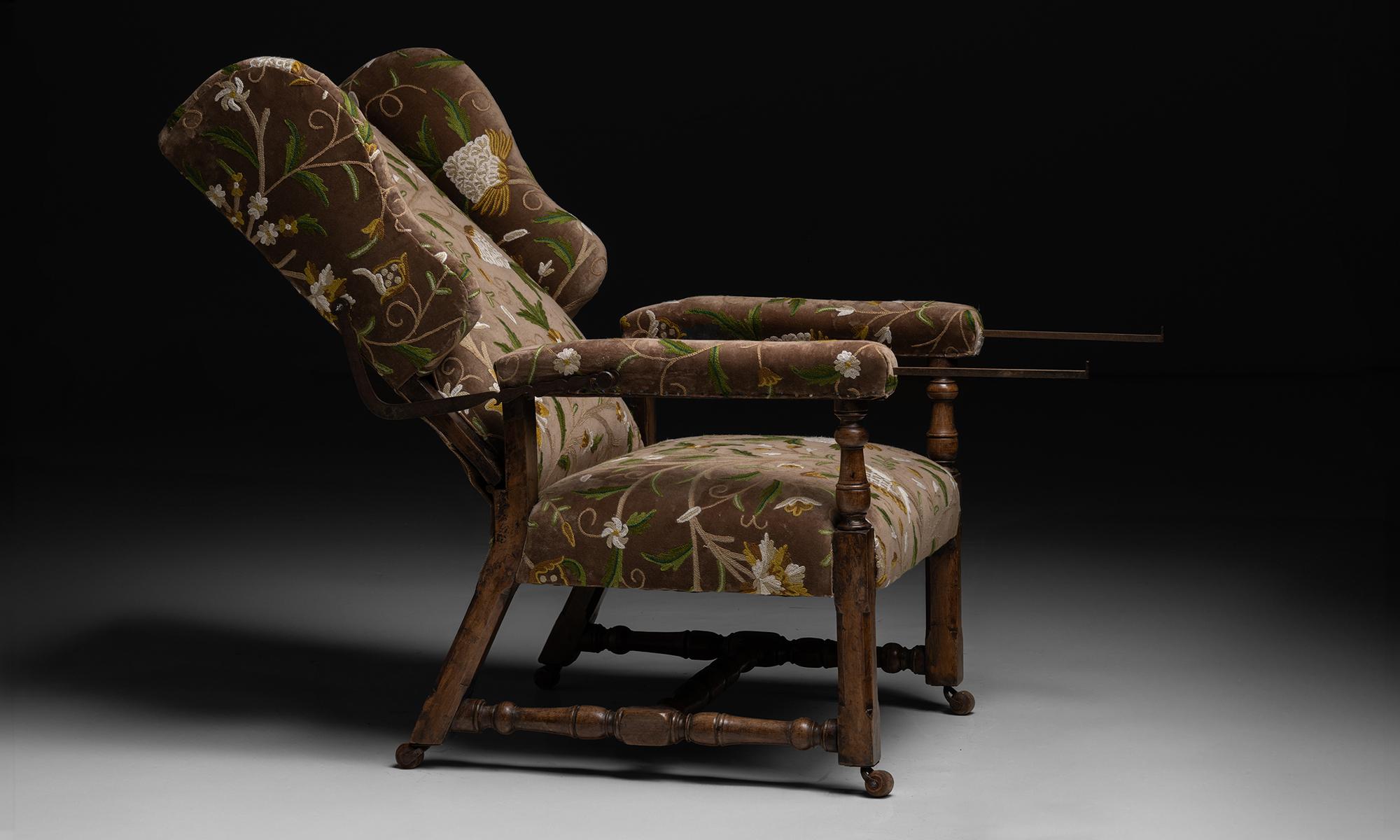 19th Century Reclining Wing Chairs in Crewel Velvet, France circa 1880 For Sale