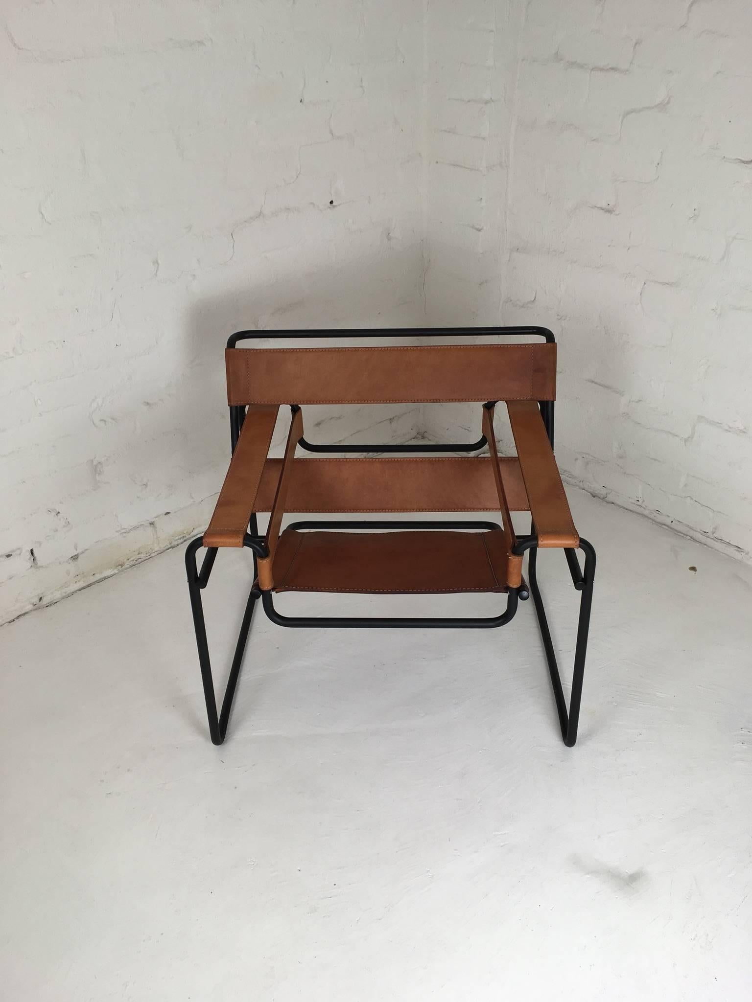 Hand-Crafted Reconditioned Marcel Breuer Wassily Chair with Black Frame