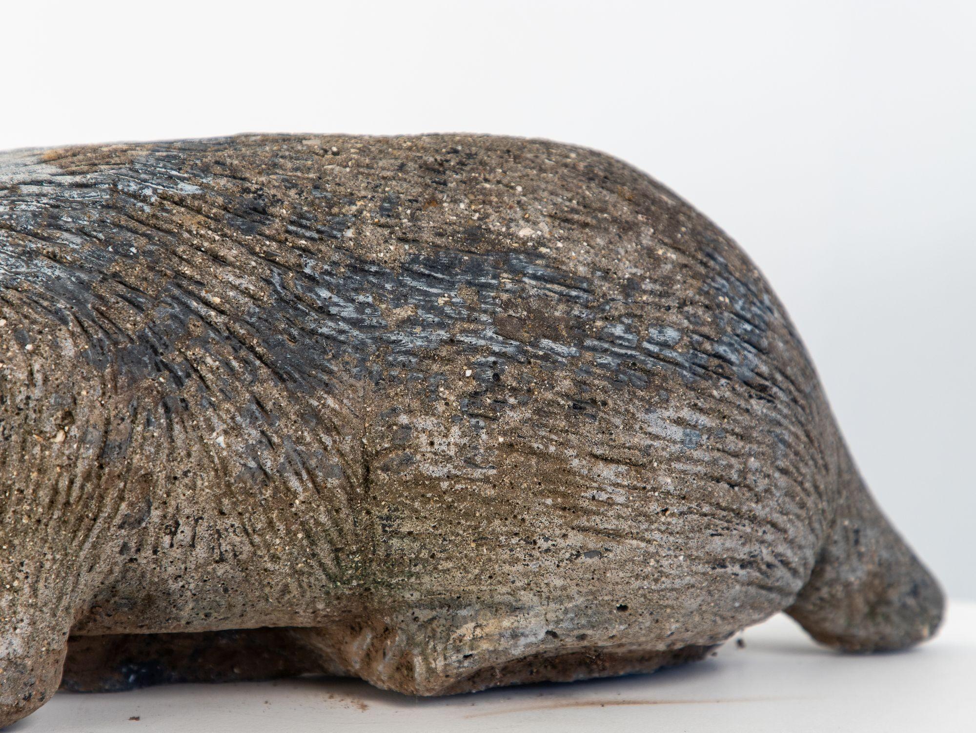 Reconstituted Stone Badger Garden Ornament, England 1960s en Bueno estado para la venta en South Salem, NY