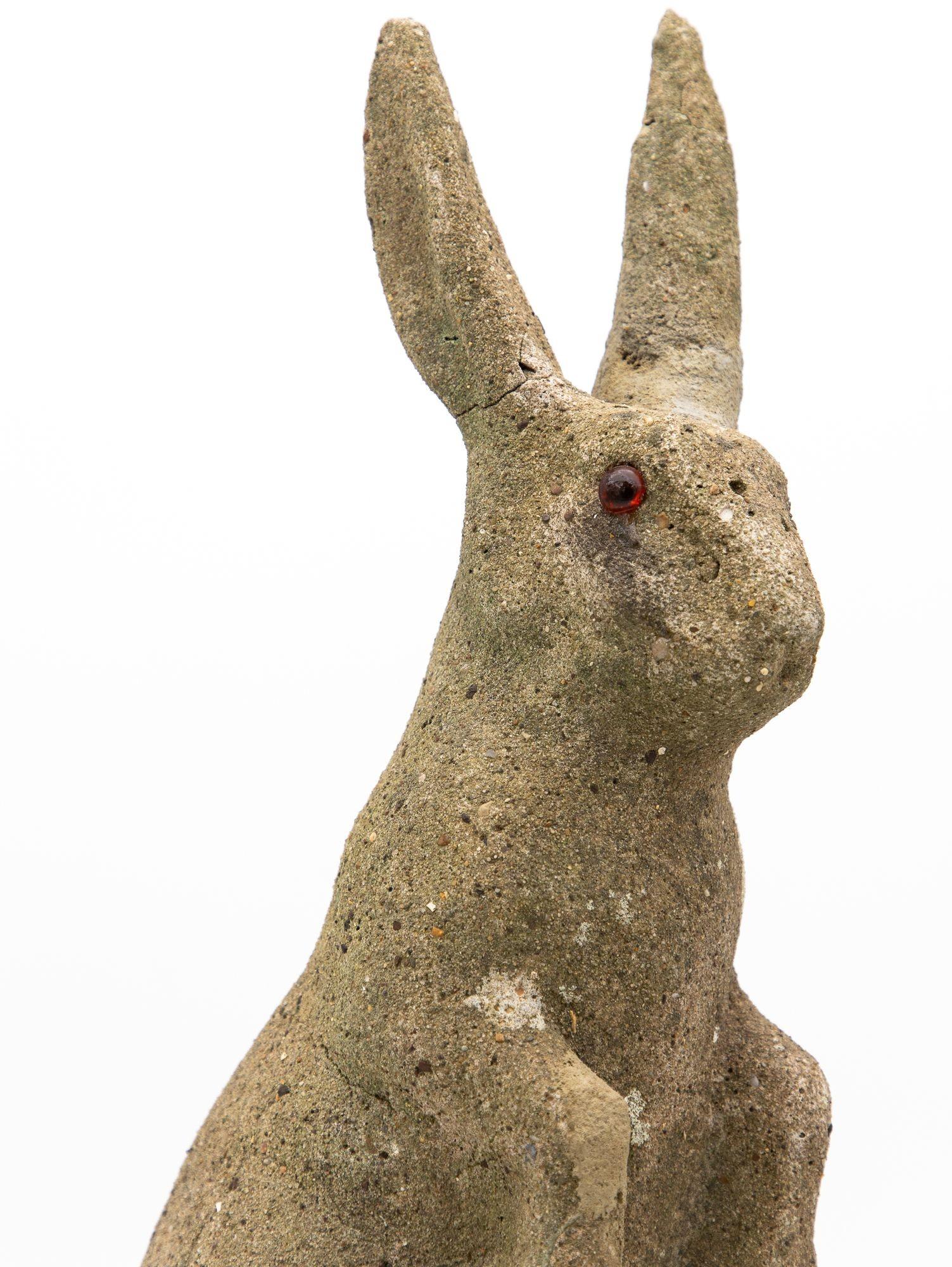 Ornement de jardin en pierre reconstituée en forme de bouleau, de lapin ou de moisson, France, 20e siècle en vente 3