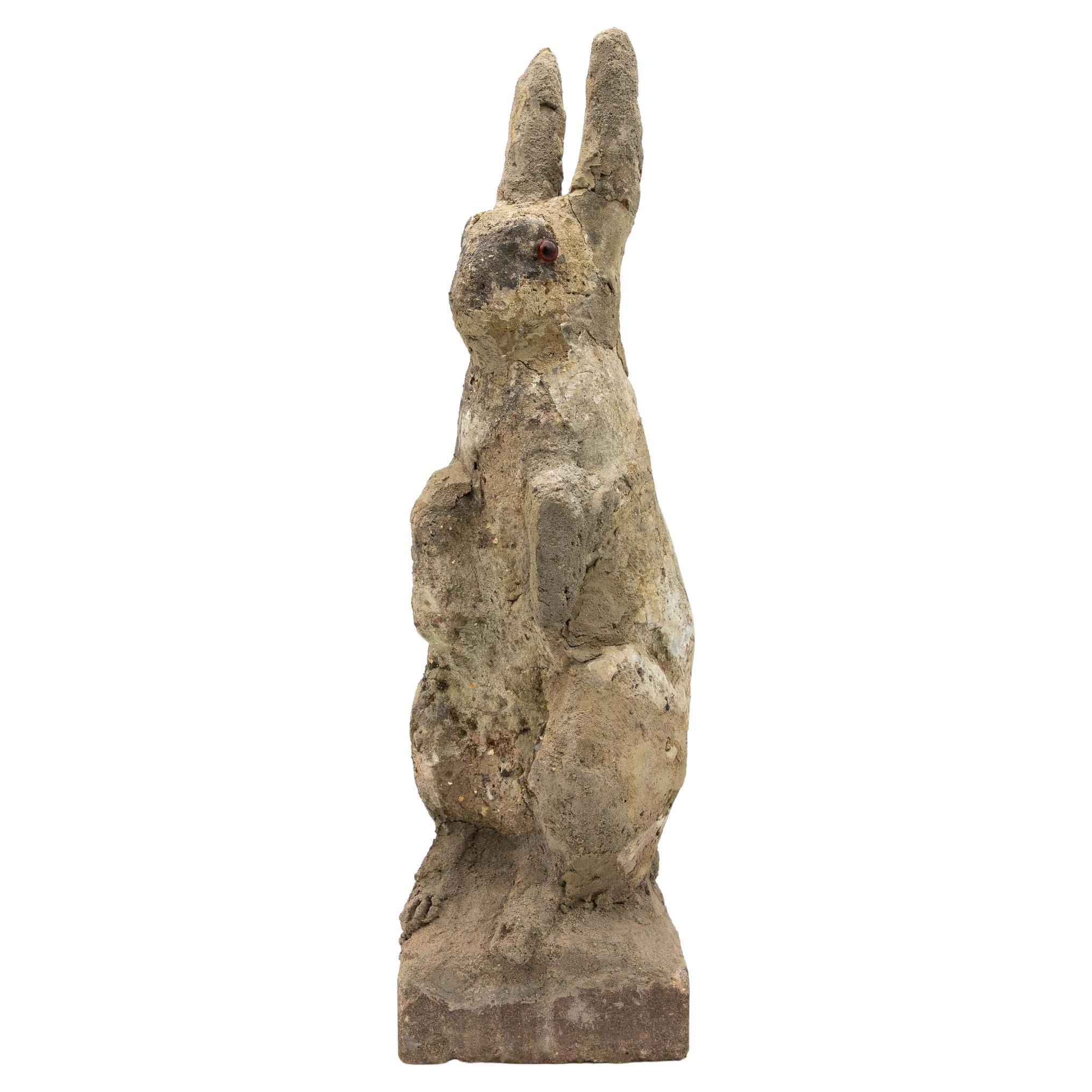 Ornement de jardin en pierre reconstituée en forme de bouleau, de lapin ou de moisson, France, 20e siècle