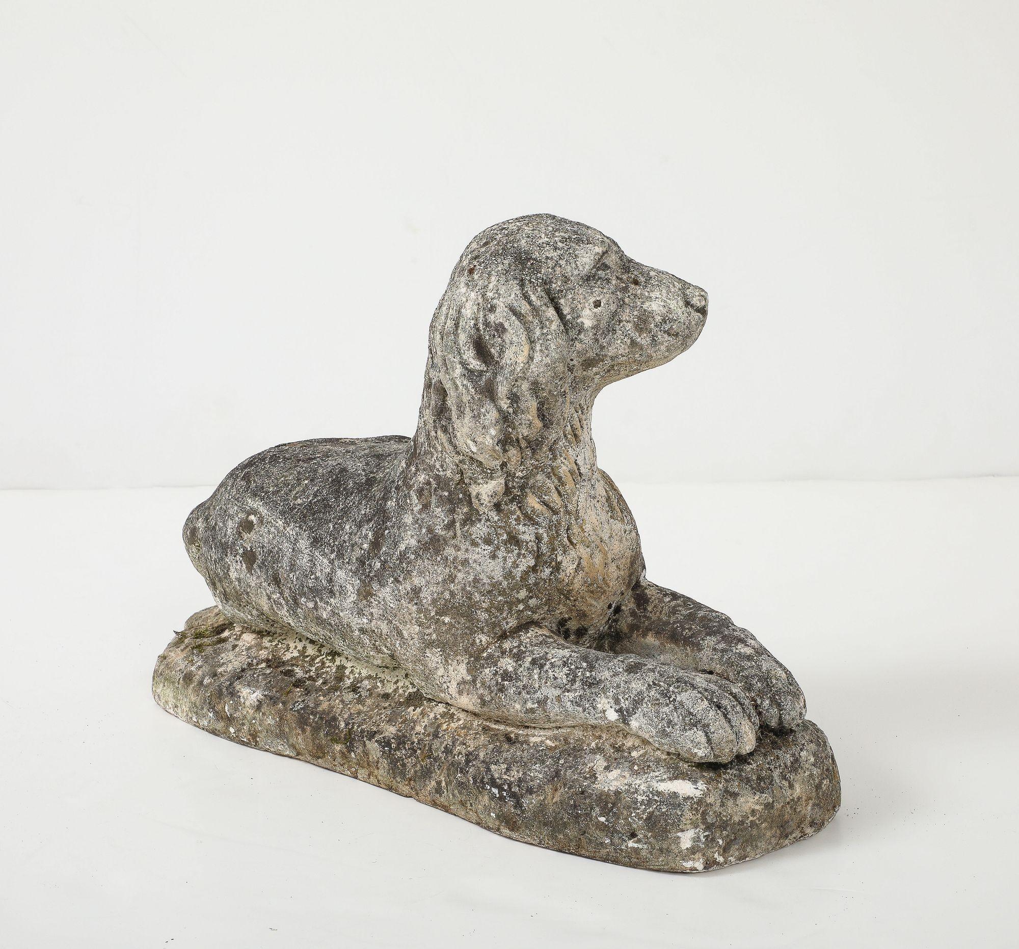 Ornamento da giardino in pietra ricostituita con cane spaniel, Inghilterra, XX secolo in vendita 3
