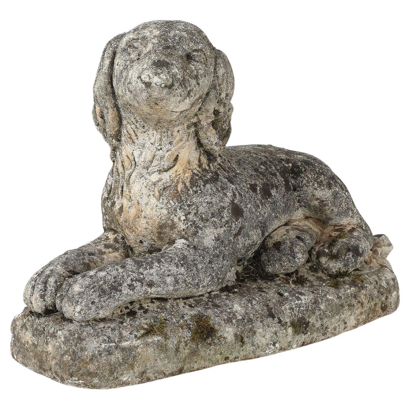 Adorno de jardín de perro spaniel de piedra reconstituida, Inglaterra Siglo XX