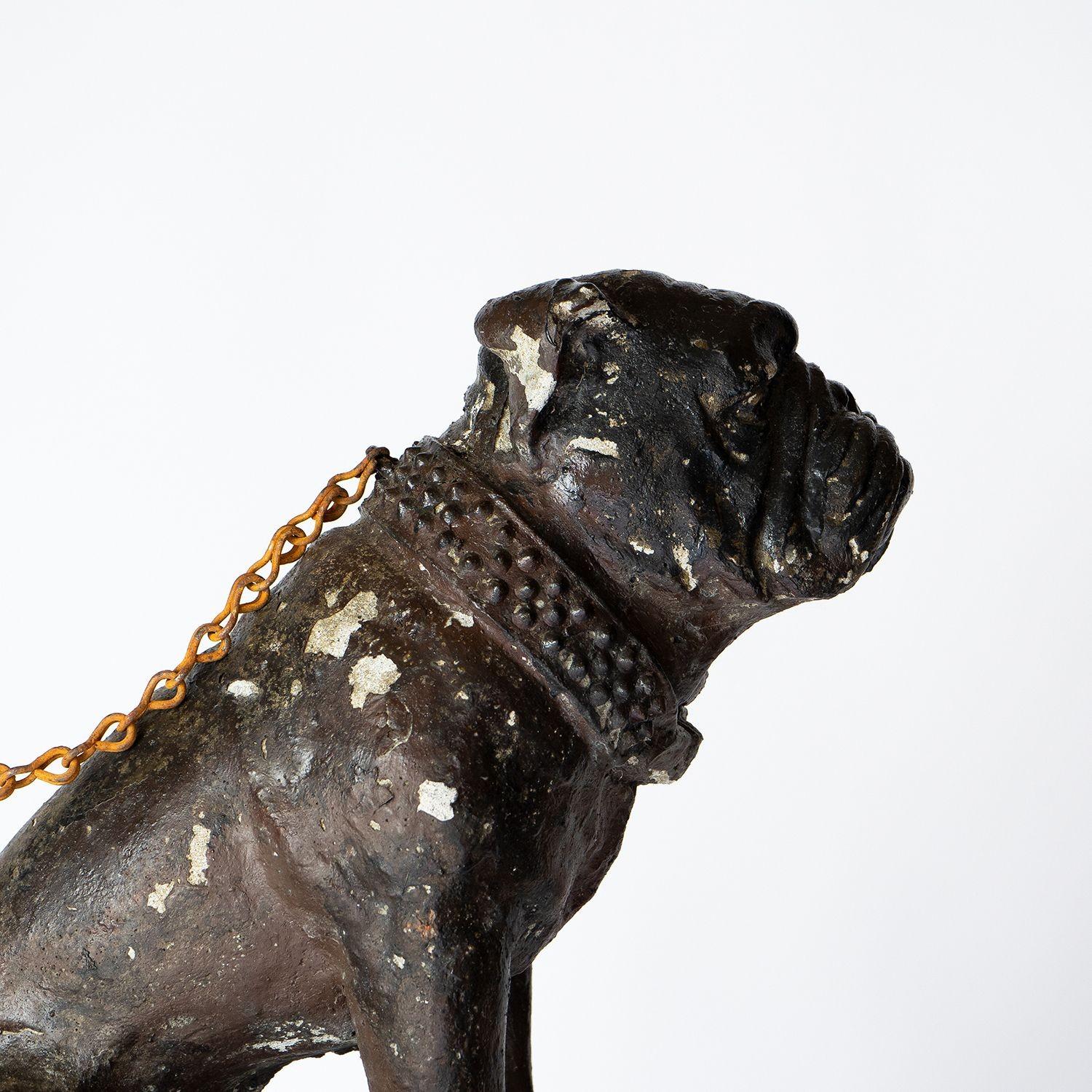 Englische Vintage-Gartenstatue-Figur eines englischen Bulldogges aus reconstituiertem Stein, ca. 1920er Jahre (20. Jahrhundert) im Angebot