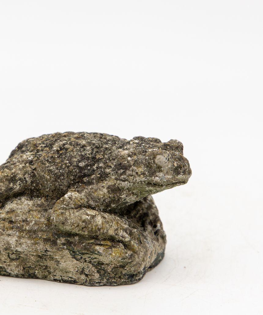Reconstituted Stone Frog Garden Ornament, 20th Century In Good Condition In South Salem, NY
