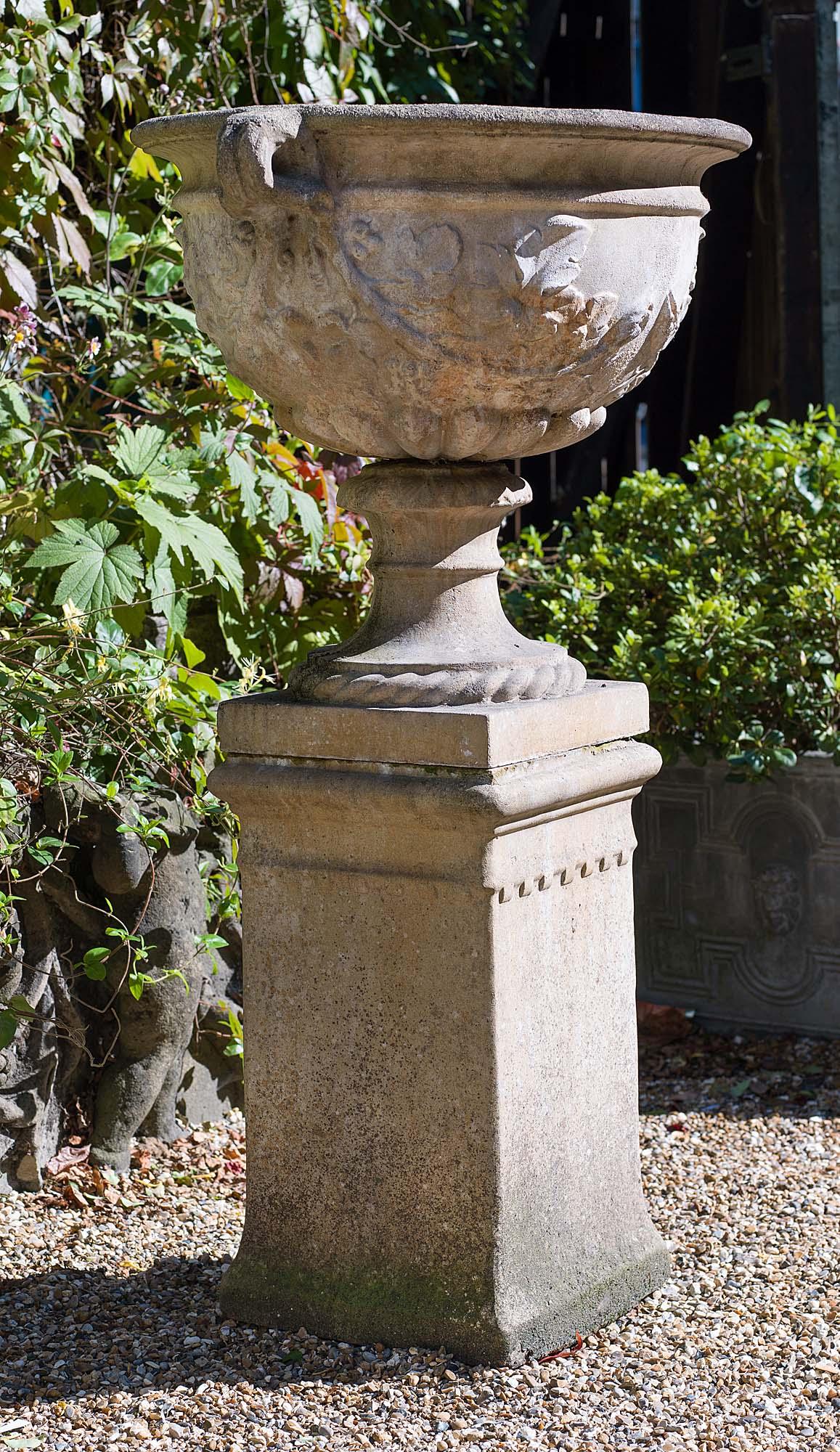 Reconstituted Stone Garden Urn In Good Condition In London, GB