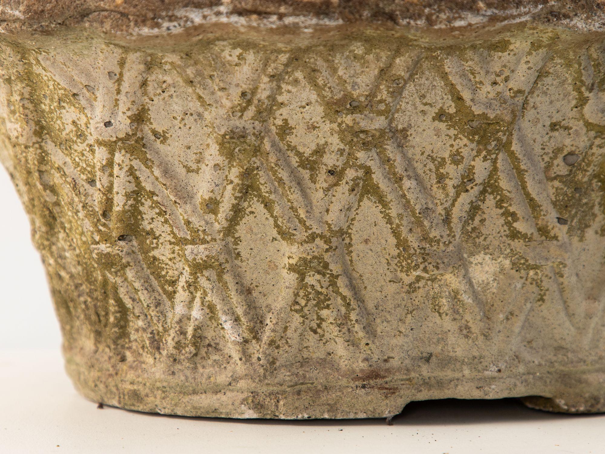 Milieu du XXe siècle Reconstituted Stone Oval Basketweave Planter, France Mid 20th C. en vente
