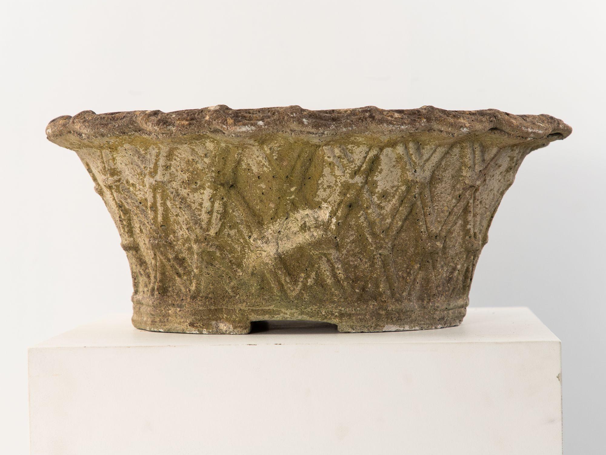 Béton Reconstituted Stone Oval Basketweave Planter, France Mid 20th C. en vente