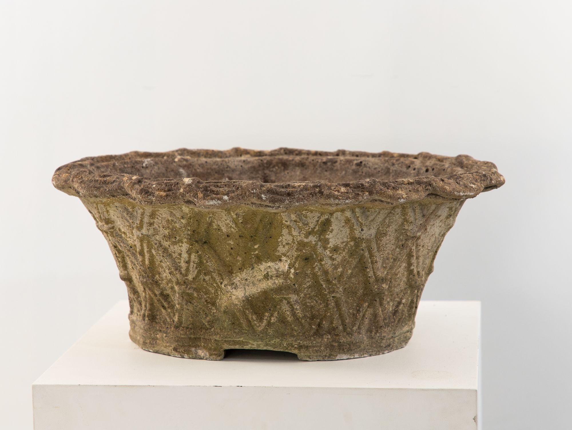 Reconstituted Stone Oval Basketweave Planter, France Mid 20th C. en vente 2