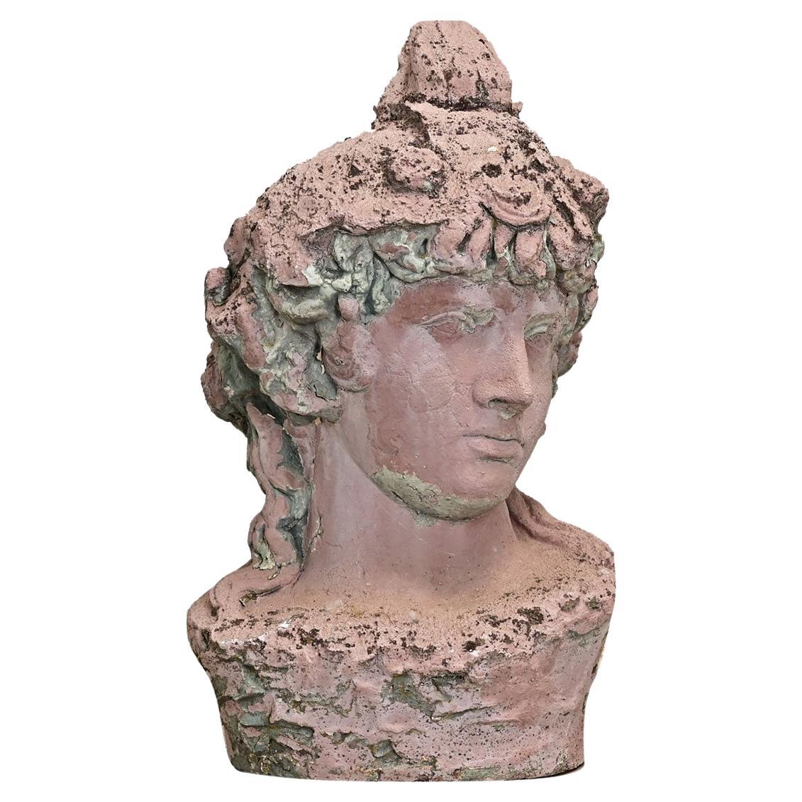 Escultura de piedra reconstituida de una dama