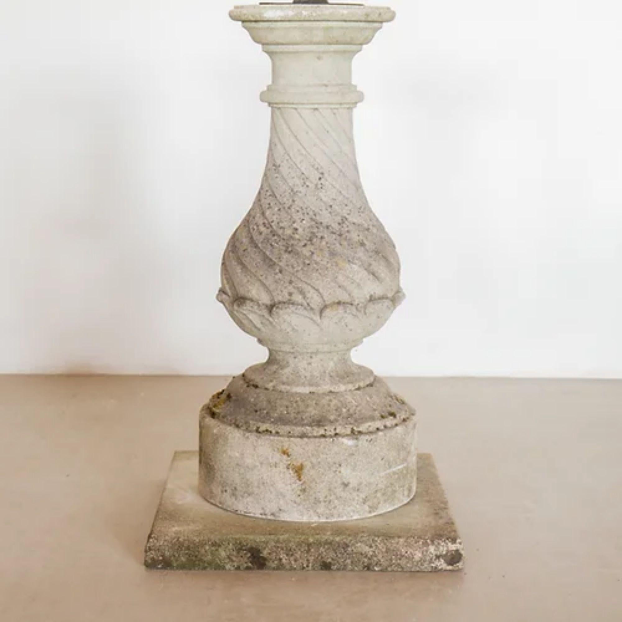 konstituierter Stein Sundial (20. Jahrhundert)
