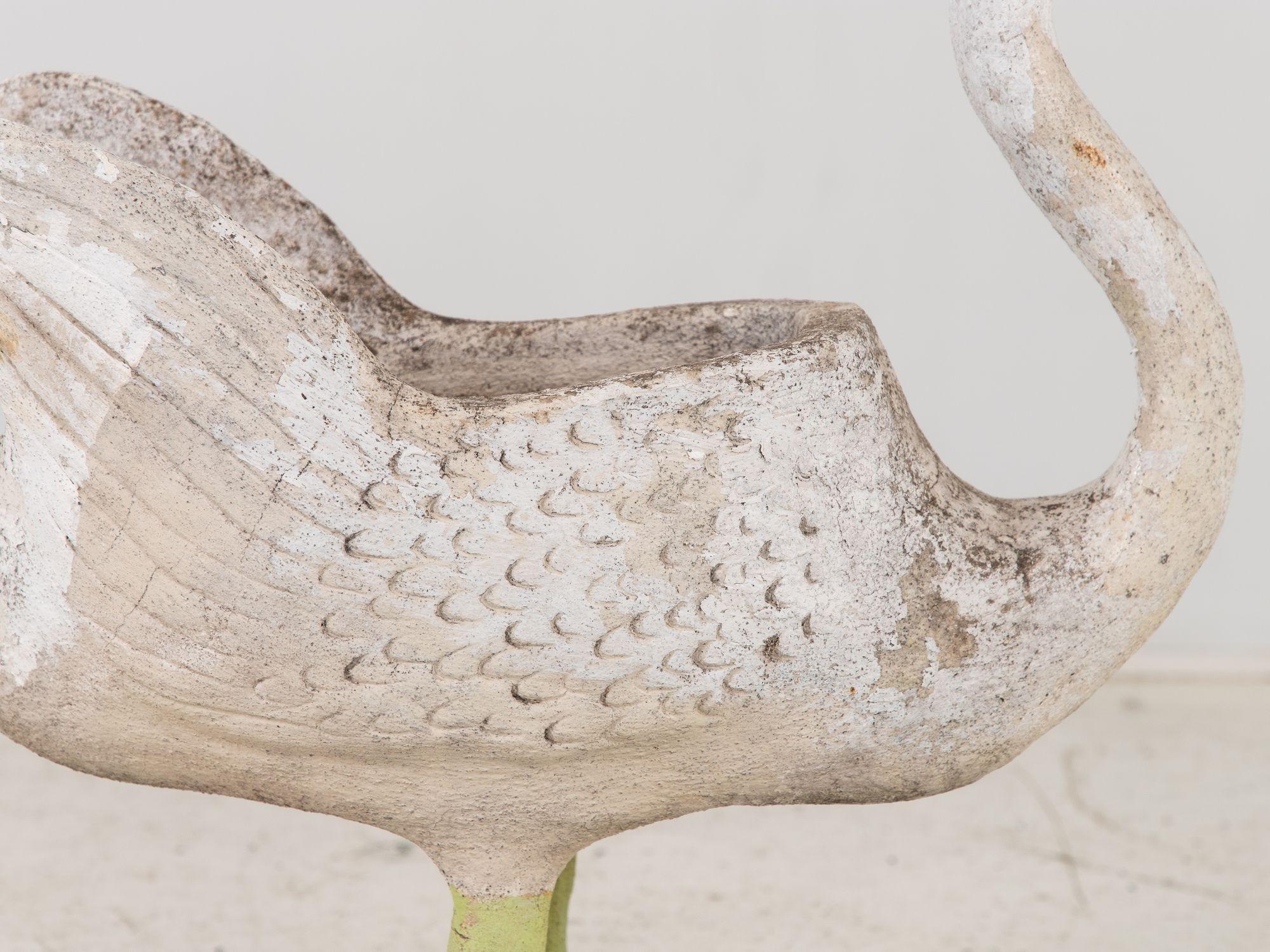 Reconstituted Stone Swan on Raised Feet Planter, English Early 20th Century For Sale 1