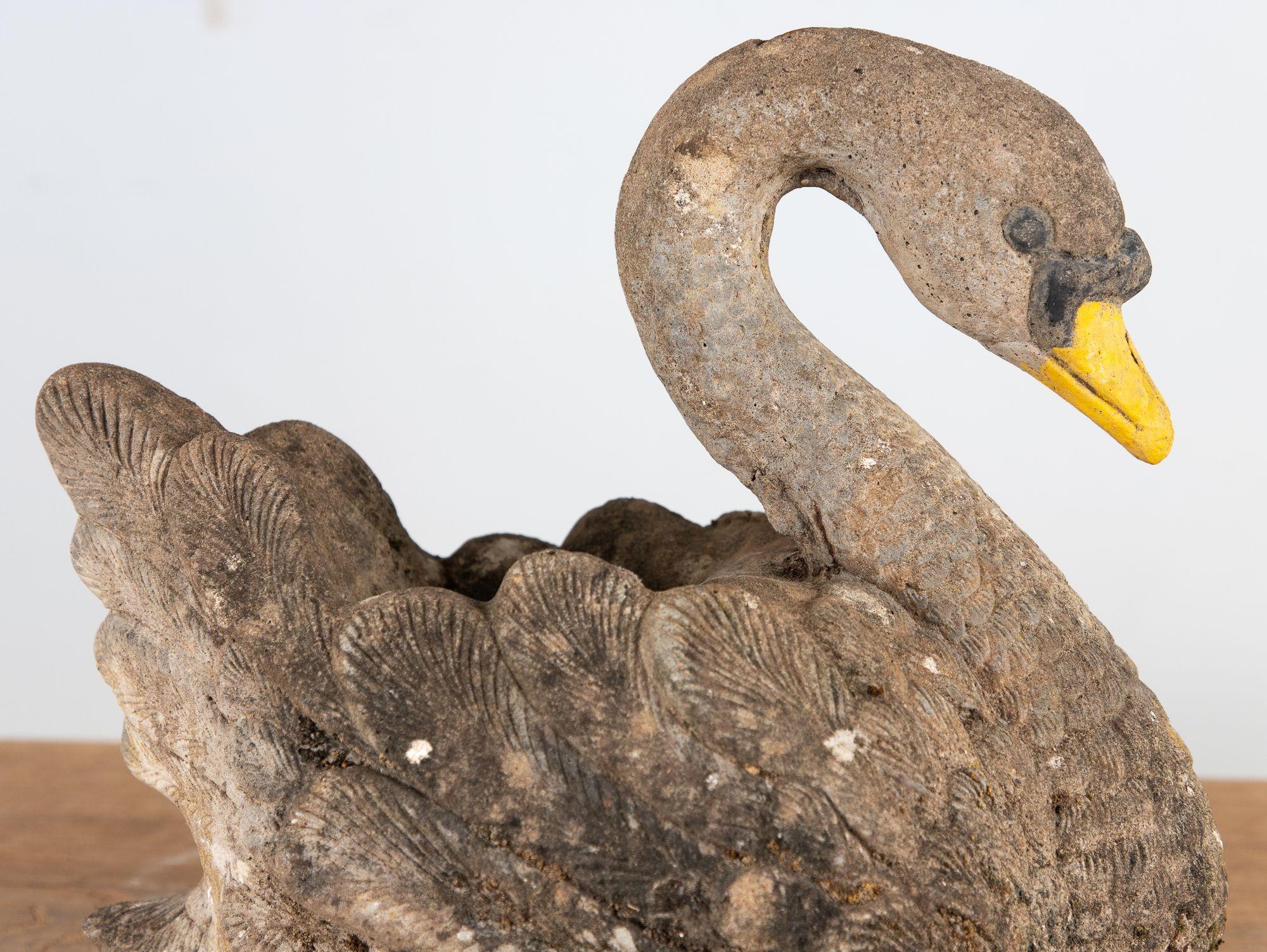 Jardinière en pierre reconstituée en forme de cygne, Angleterre, début du 20ème siècle en vente 4