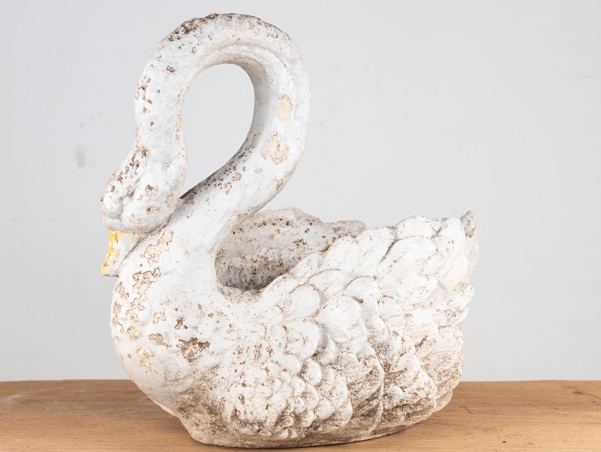 Jardinière en pierre reconstituée en forme de cygne, Angleterre, début du 20ème siècle Bon état - En vente à South Salem, NY