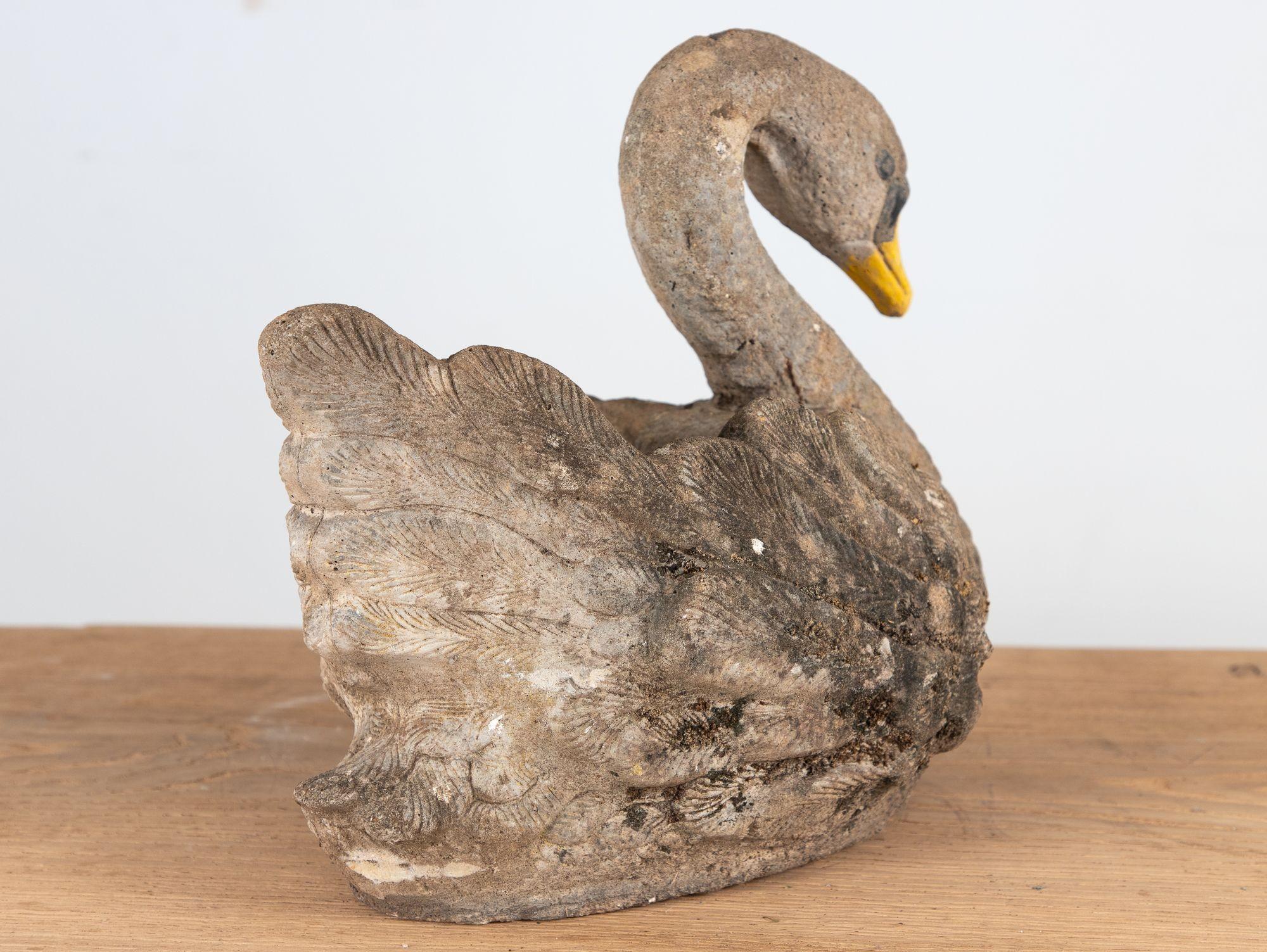 Jardinière en pierre reconstituée en forme de cygne, Angleterre, début du 20ème siècle en vente 1