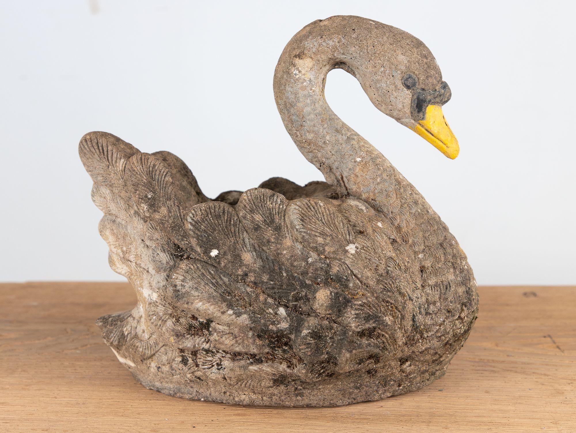 Jardinière en pierre reconstituée en forme de cygne, Angleterre, début du 20ème siècle en vente 2