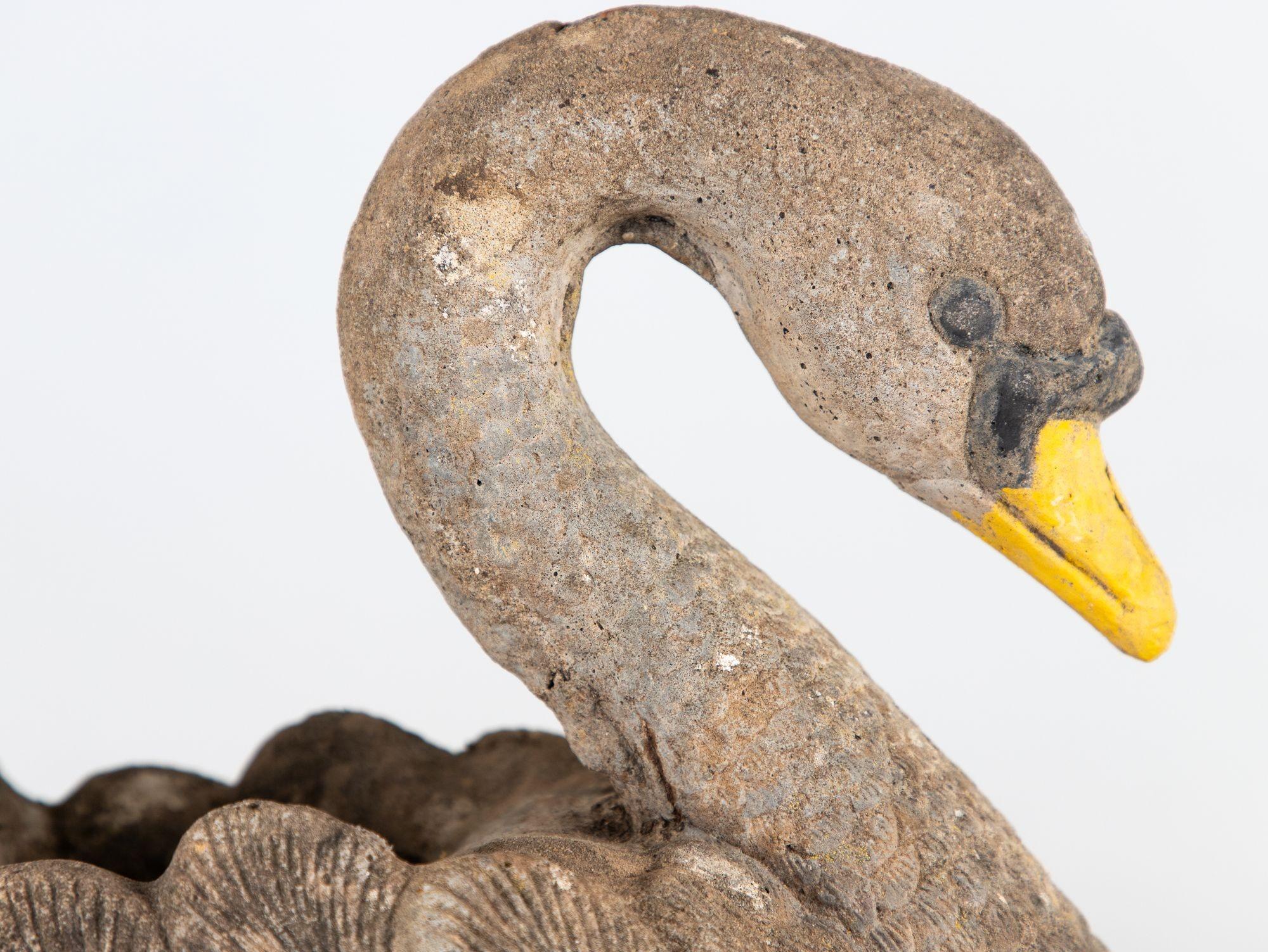 Jardinière en pierre reconstituée en forme de cygne, Angleterre, début du 20ème siècle en vente 3