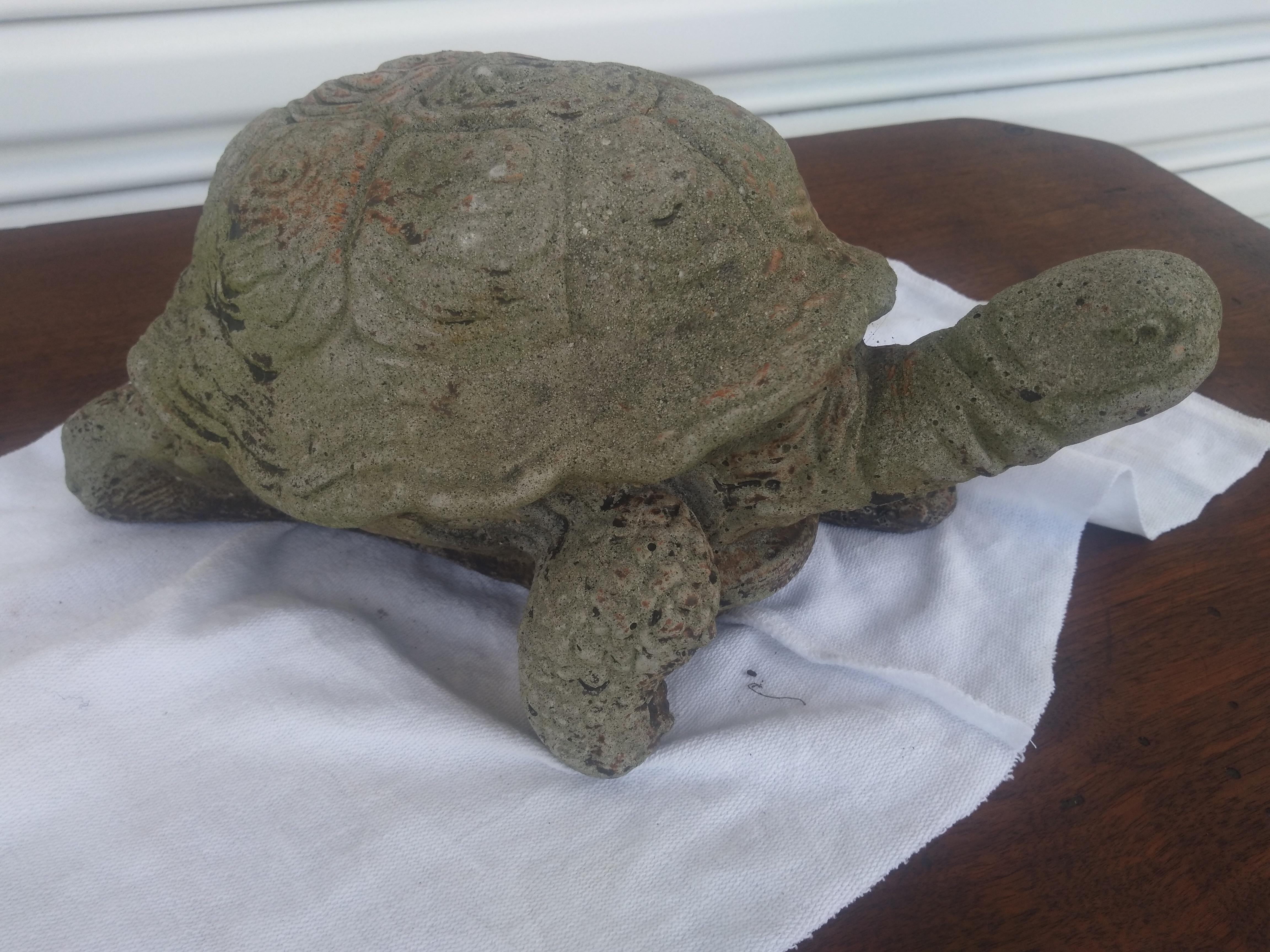 Reconstituted stone Tortoise/Turtle In Good Condition For Sale In Pasadena, TX