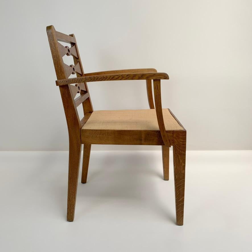 Fauteuil en Oak Oak, circa 1950, France. Bon état - En vente à Brussels, BE