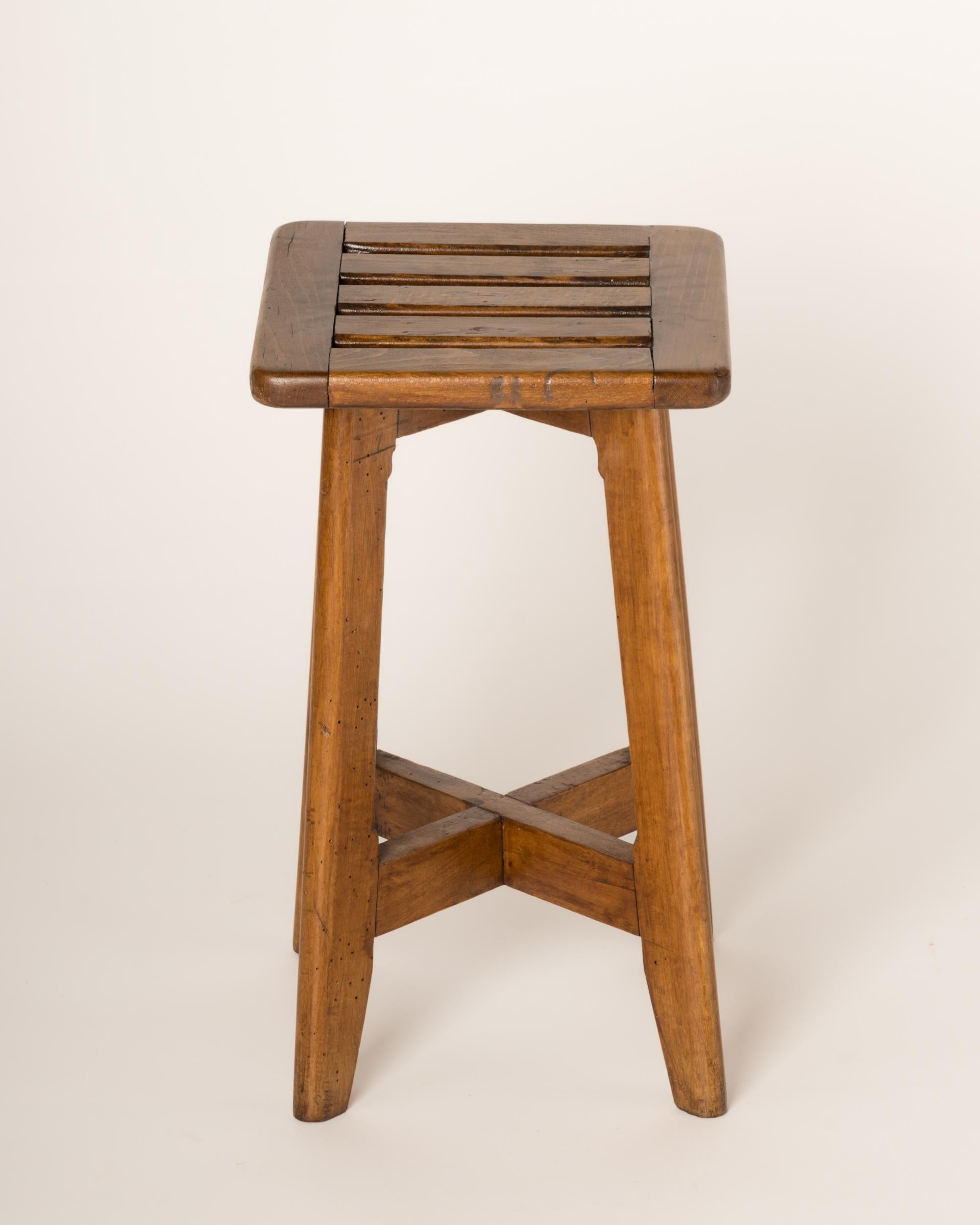 Mid-20th Century Reconstruction Oak Split Slats Stool in the Style of Gascoin, France, 1950's For Sale
