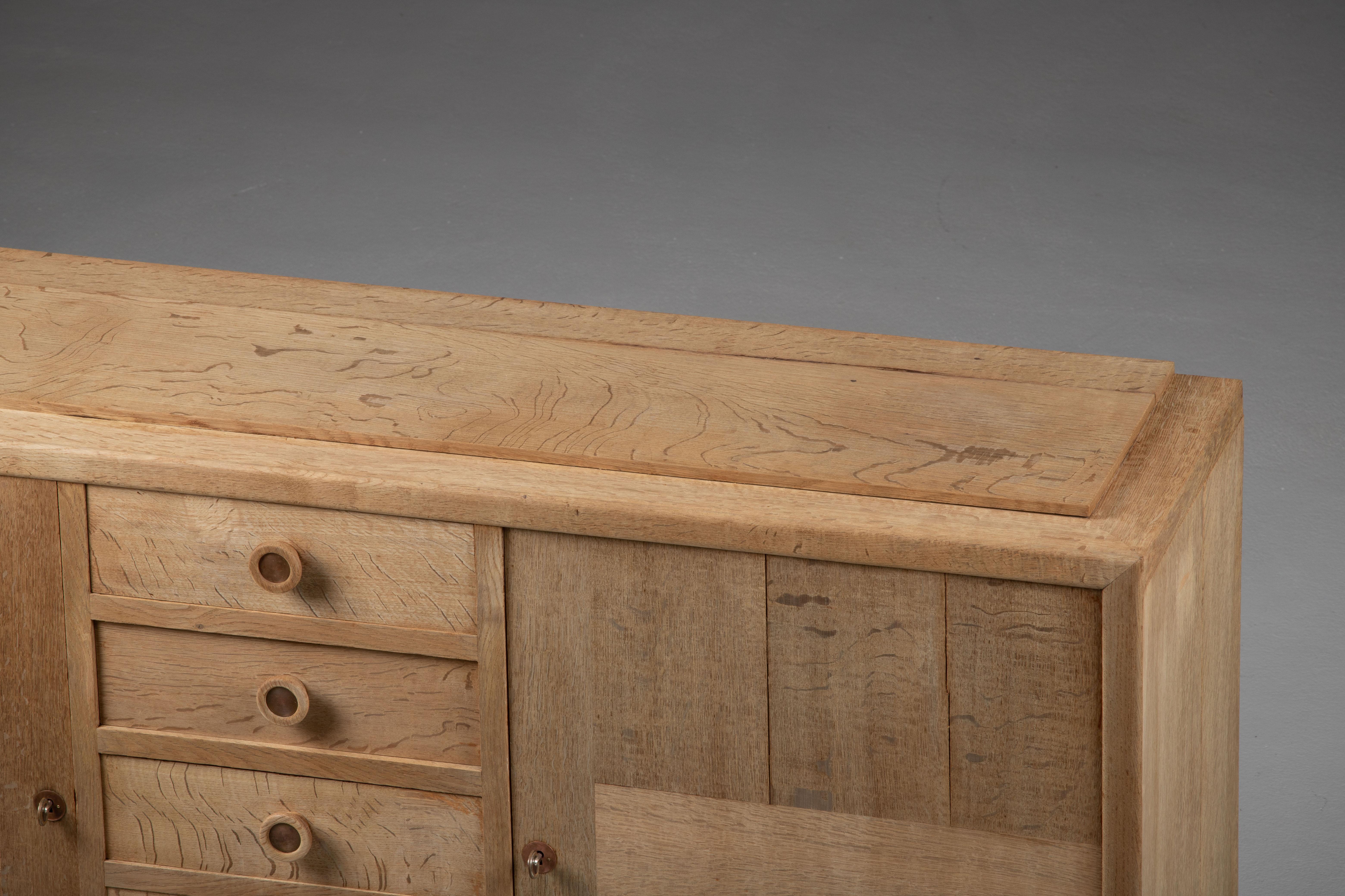 Art Déco Credenza in rovere massiccio Reconstruction, Francia in vendita