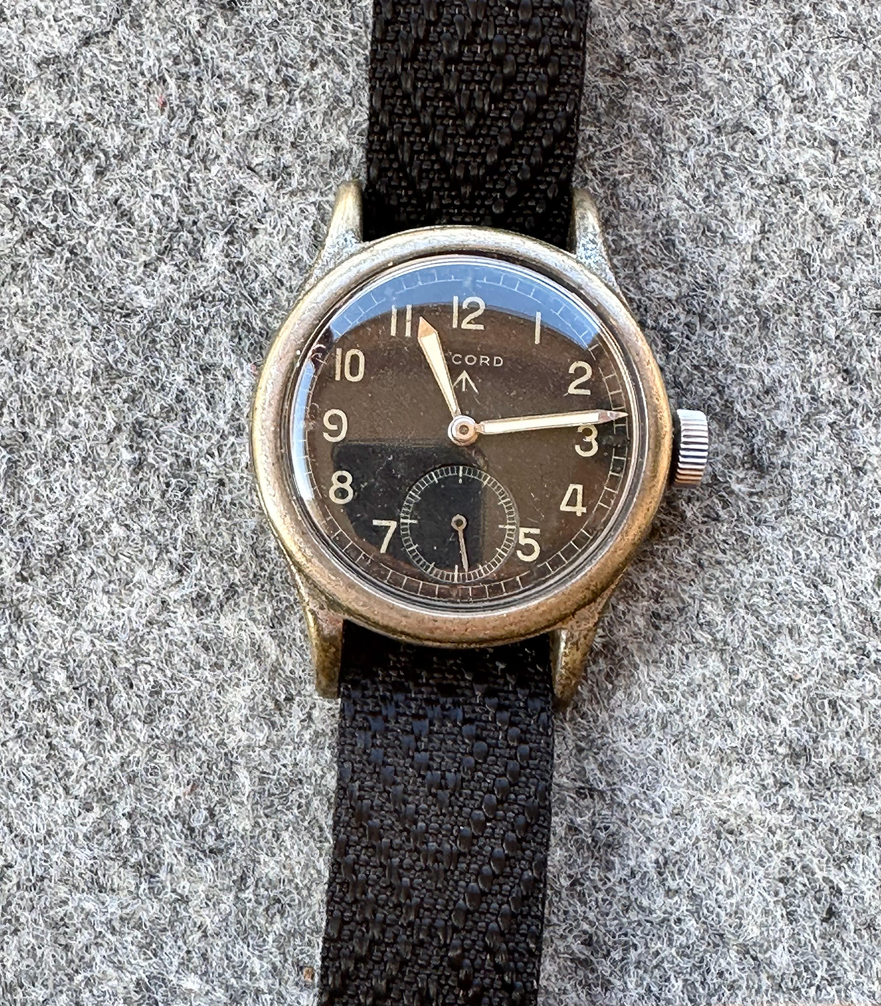 Men's Record Military Issued Dirty Dozen Watch - WWW L33573 Watch. For Sale