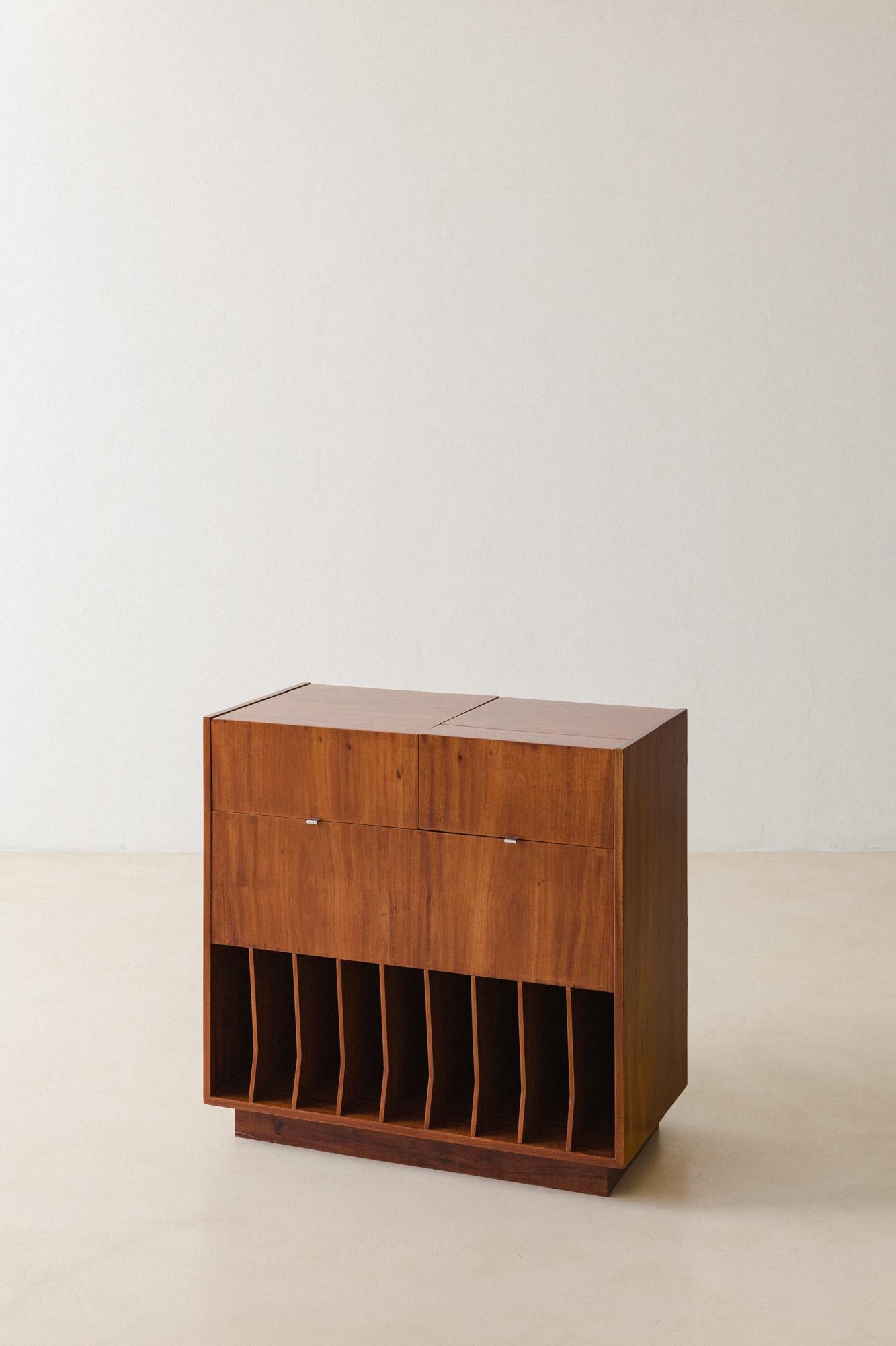 Mid-Century Modern Meuble de jeu de disques de Carlo Hauner et Martin Eisler, 1955, milieu du siècle en vente