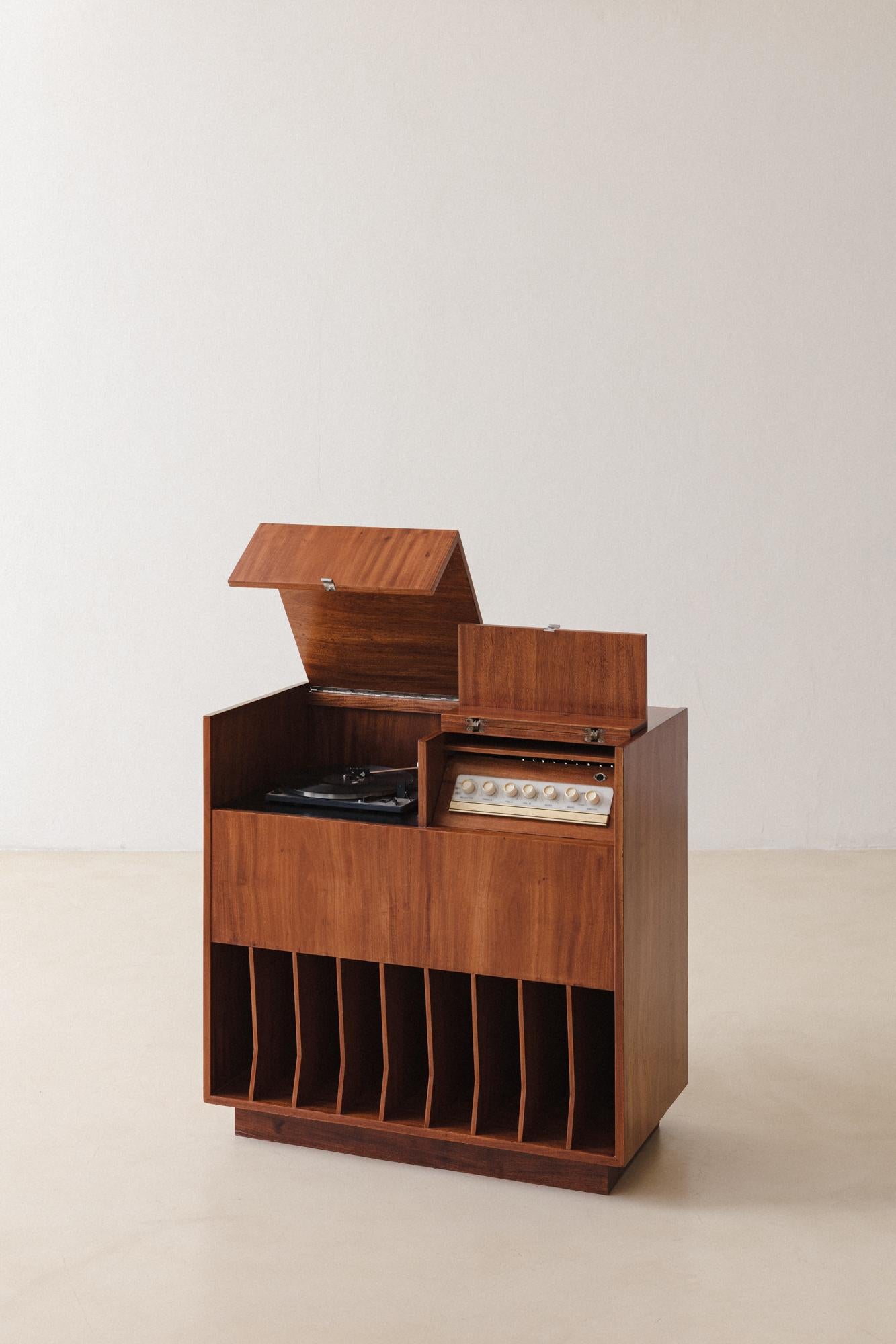 Placage Meuble de jeu de disques de Carlo Hauner et Martin Eisler, 1955, milieu du siècle en vente