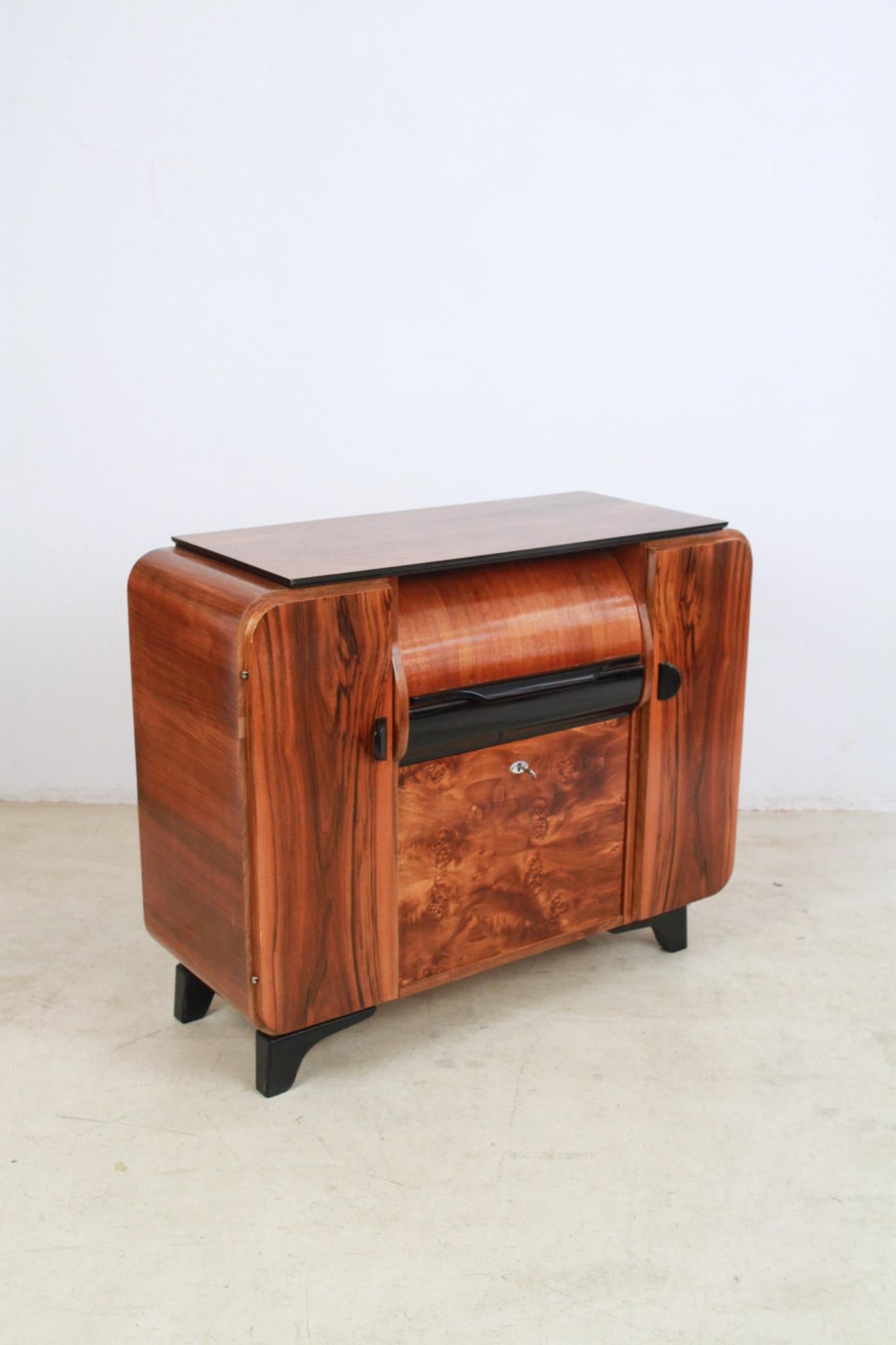Record Player Cabinet by Jindřich Halabala for UP Závody, 1930s In Excellent Condition In Budapest, HU