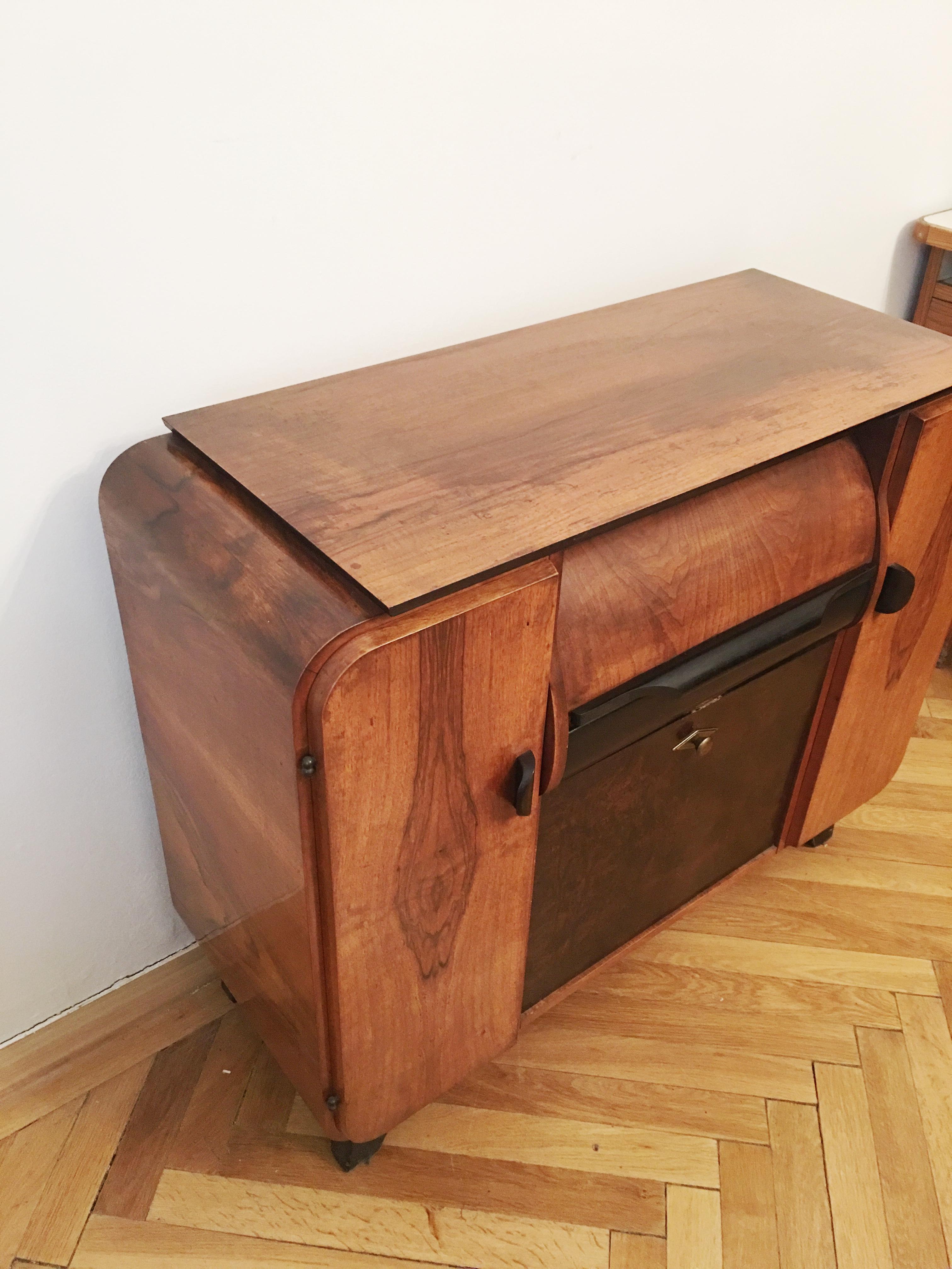 Record Player Cabinet by Jindrich Halabala for Up Zavody, Czechoslovakia, 1930s In Good Condition For Sale In Prague, CZ
