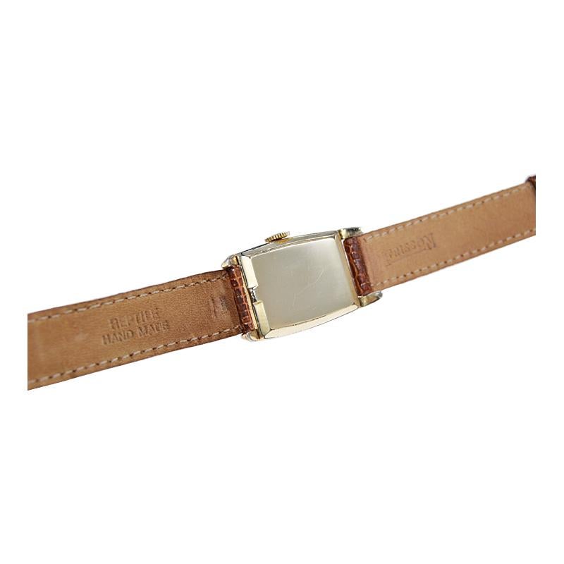 Record Watch Company Goldgefüllte Art-Déco-Ton-Uhren in Tonneau-Form aus den 1940er Jahren 7