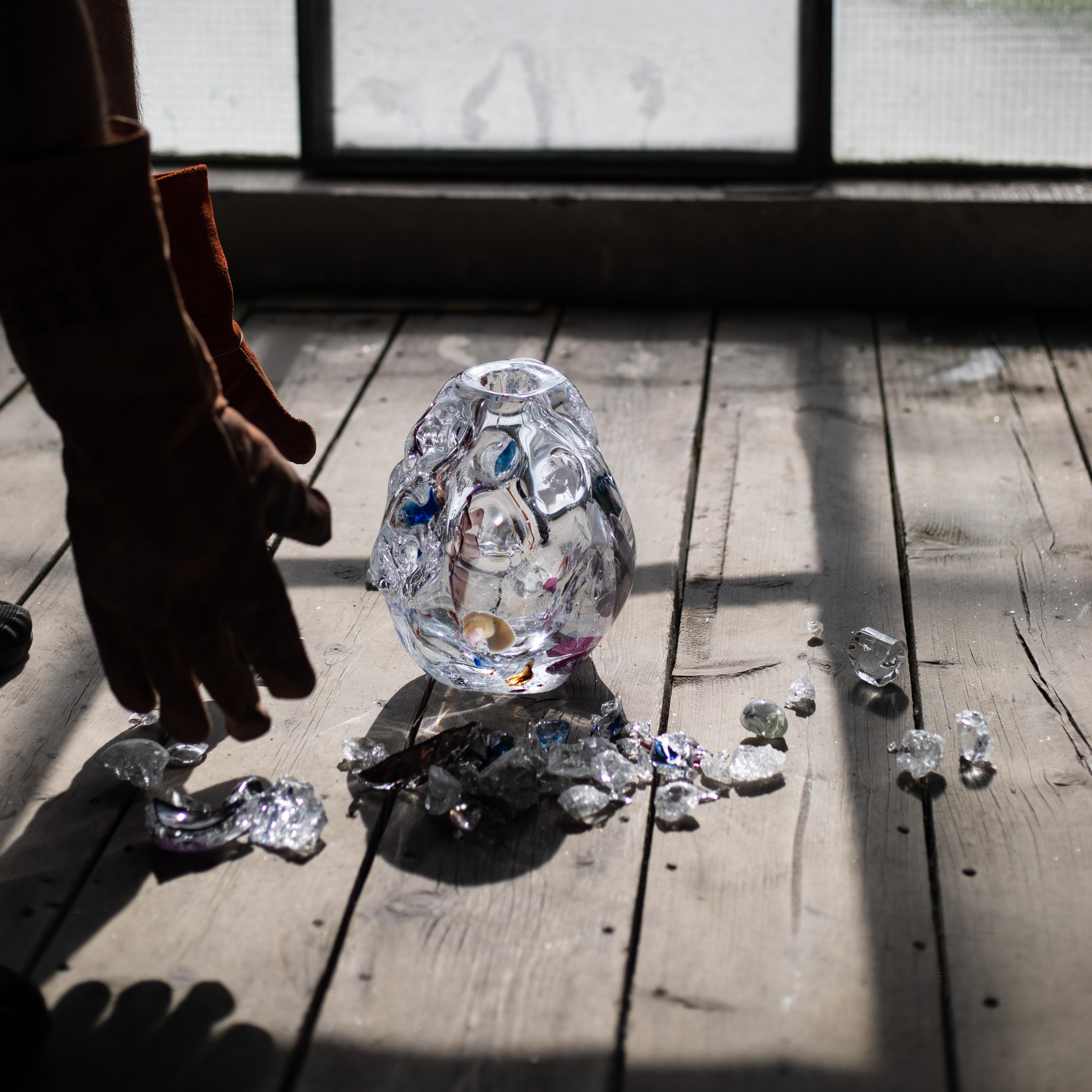 Ceco Vaso di grandi dimensioni Recovered History Shards di David David. in vendita