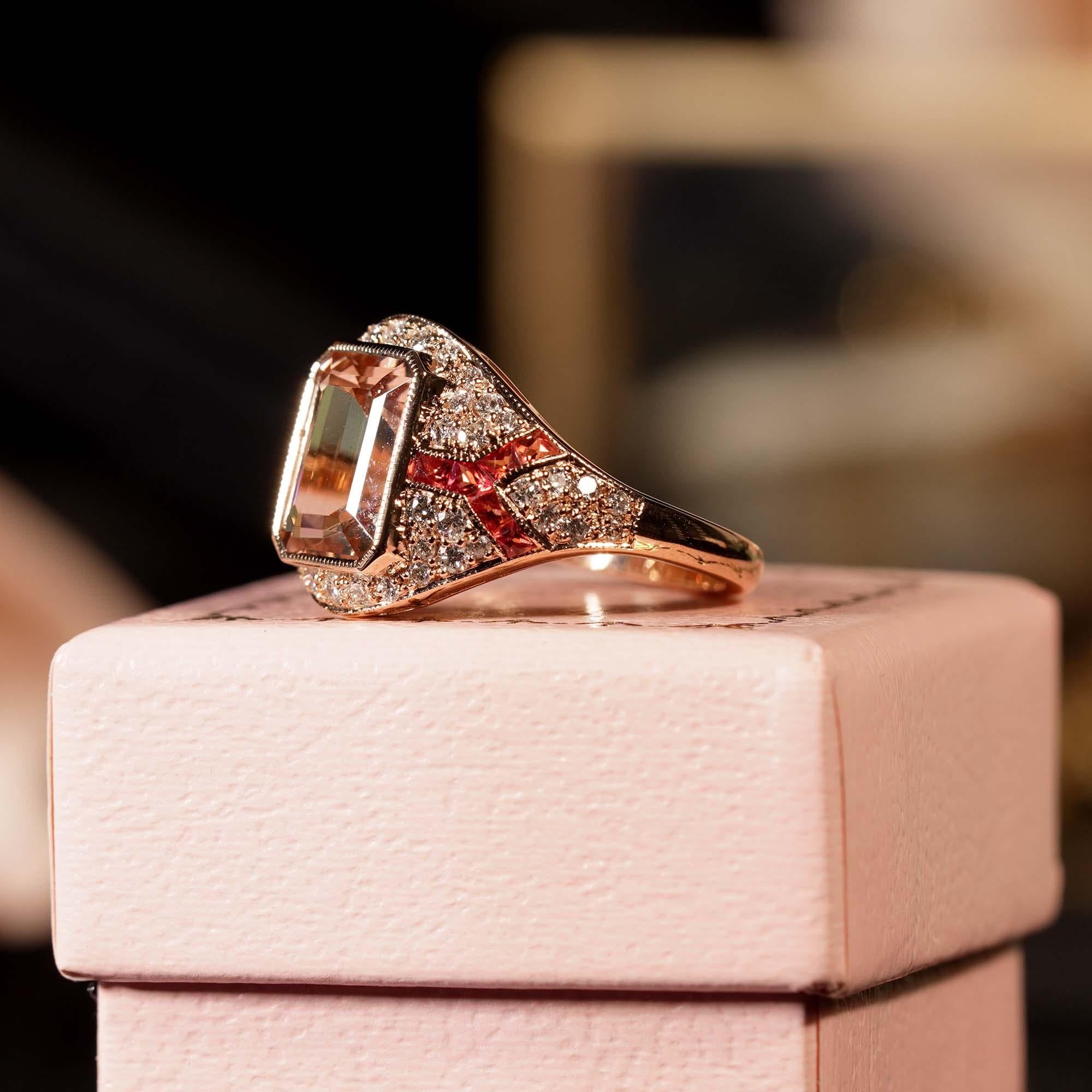 Bague rose Morgane rose à taille rectangulaire, saphir orange, diamant, style Art Déco en vente 3