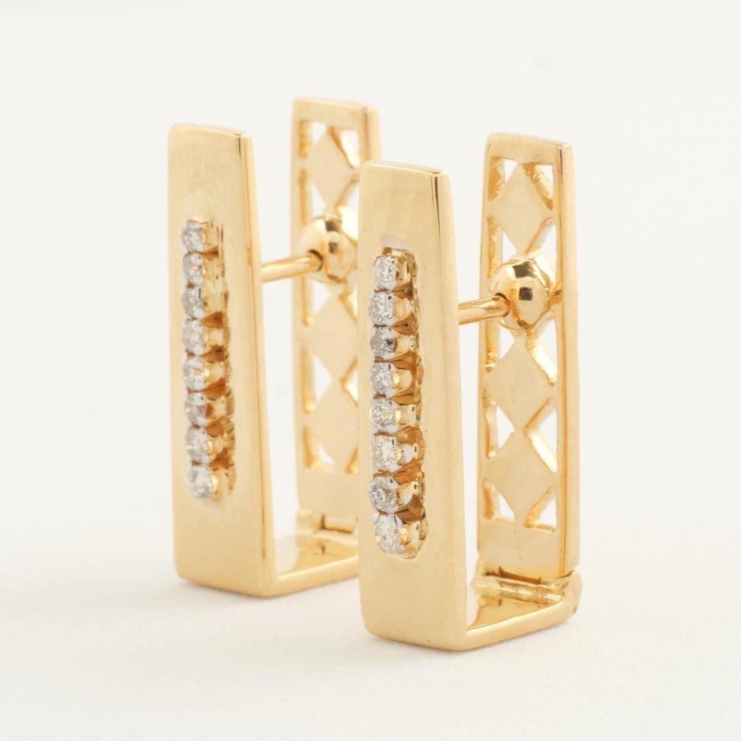 Orecchini rettangolari con diamante in oro massiccio 14k (certificati) In condizioni Nuovo in vendita a New Delhi, DL