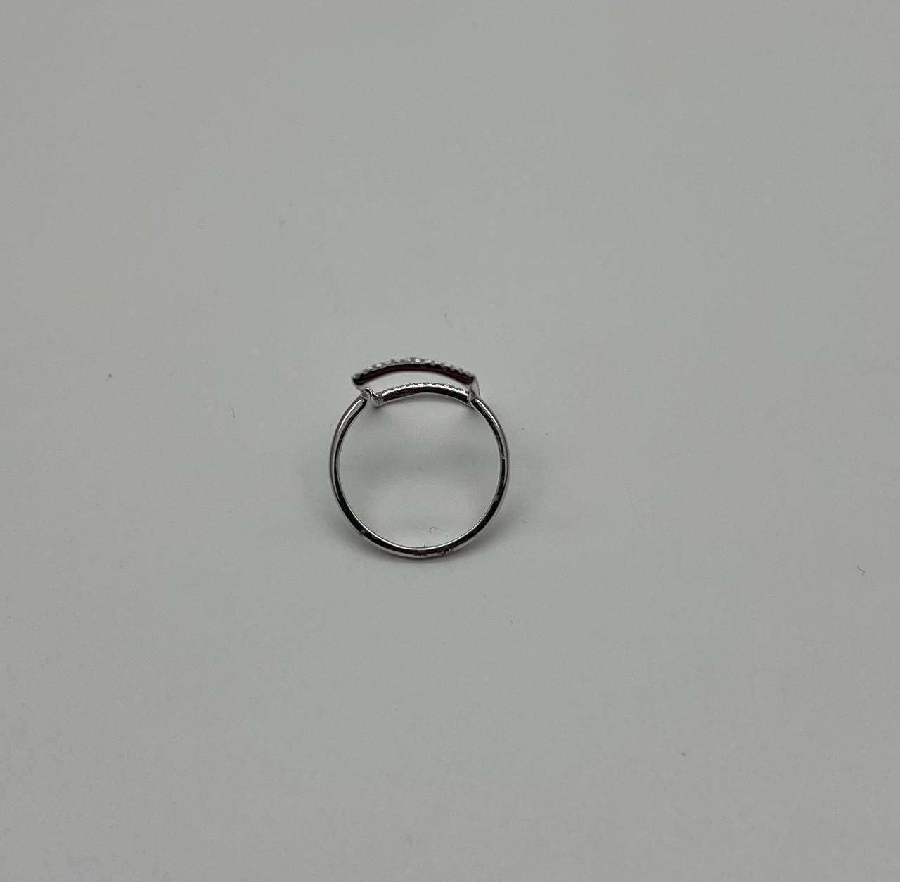 Rechteckiger geometrischer Statement-Ring aus 14 Karat Weißgold mit Diamanten und Perimeter im Zustand „Neu“ im Angebot in Oakton, VA