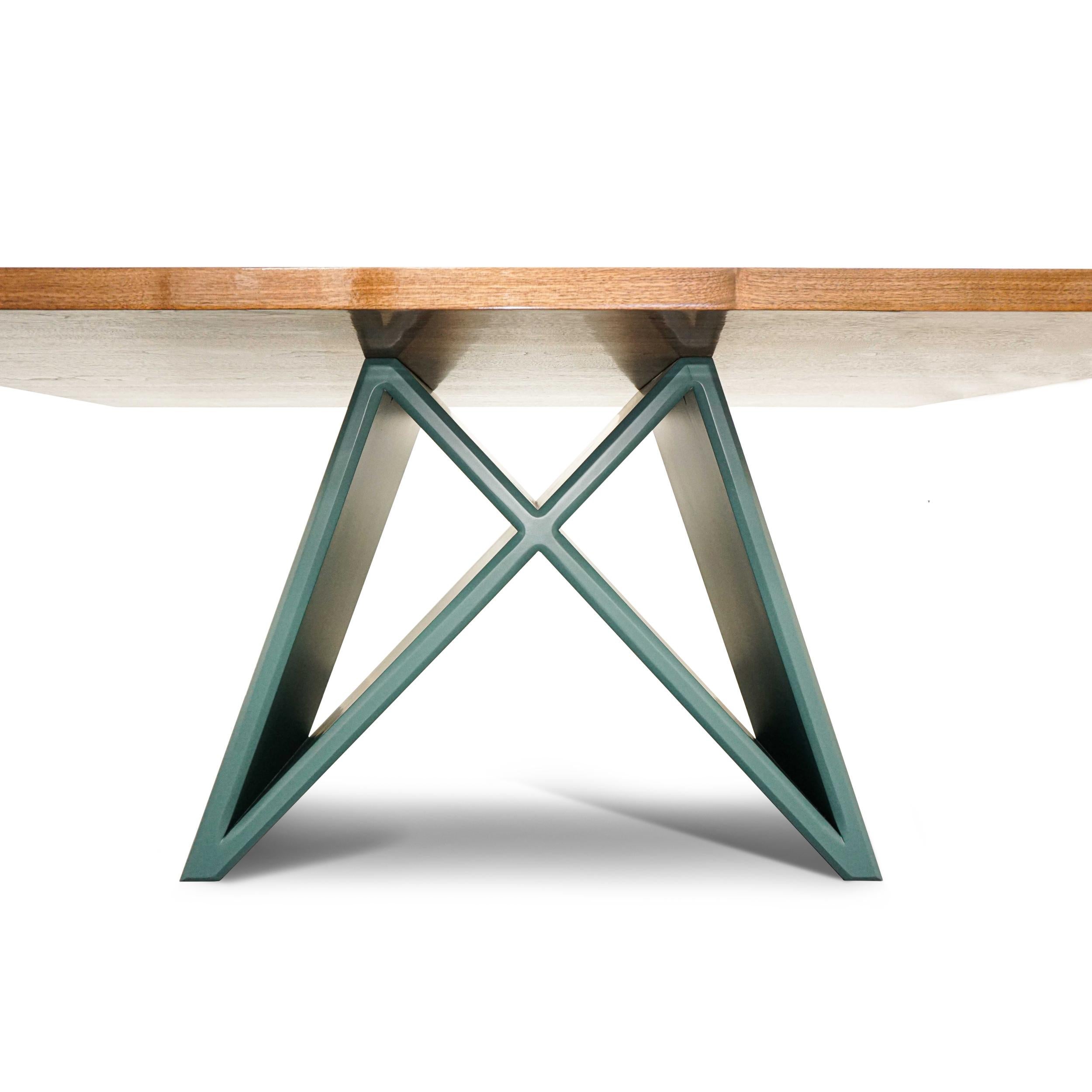 Mesa de Comedor Rectangular con Tablero de Nogal Macizo y Base en X, Personalizable Siglo XXI y contemporáneo en venta