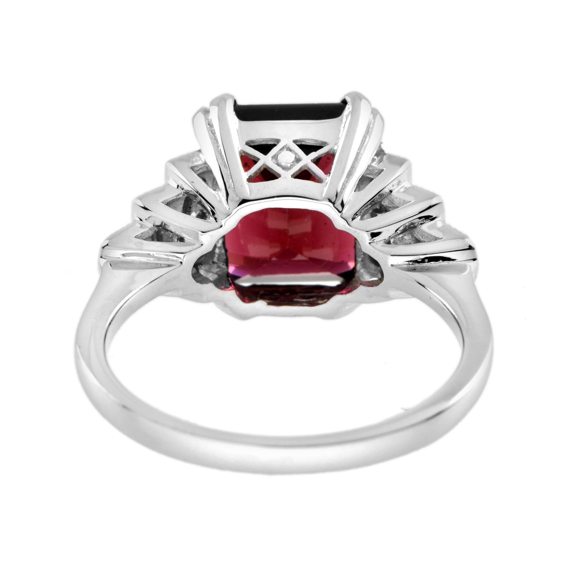 Rectangle Emerald Cut Red Rhodolite & Diamond Step Shoulder 14K White Gold Ring Corte esmeralda en venta