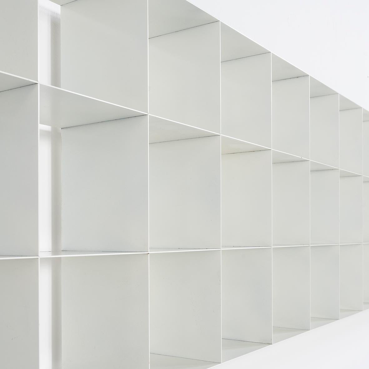 Designed by Shigeru Uchida in 2004 for ‘Hana’ exhibition in Milan, the Rectangle Library is an original piece. 

Material: painted steel
Dimensions: W320 D20 H60 cm
