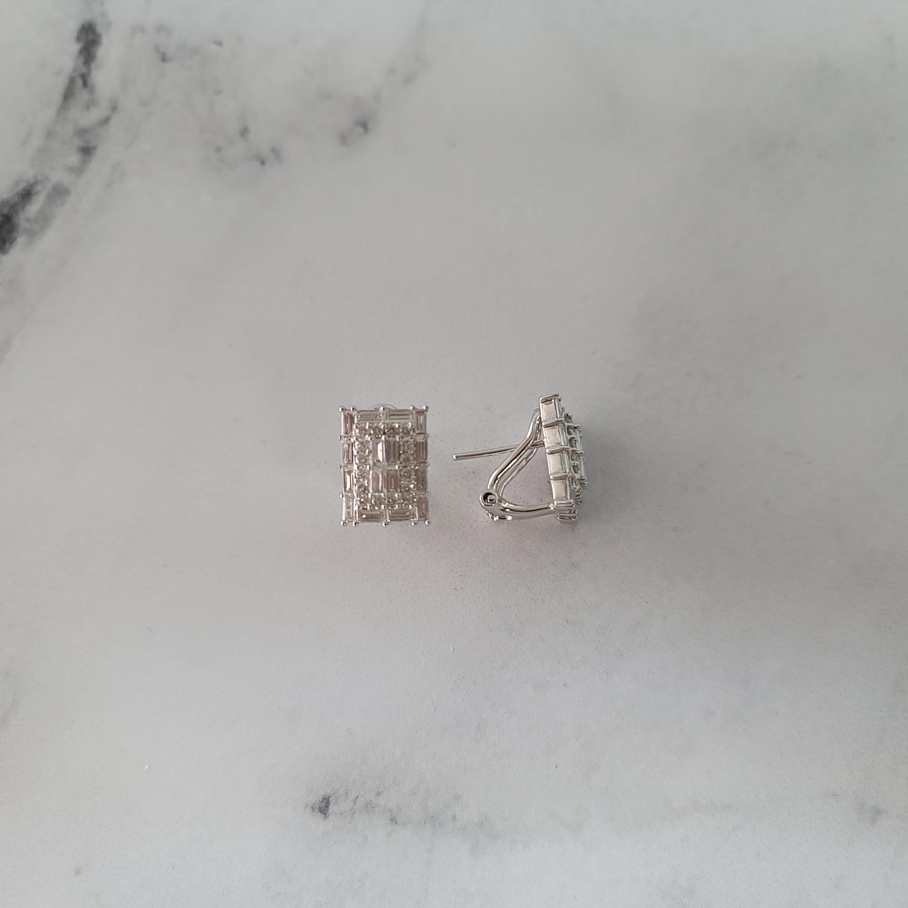 Rectangle Round & Baguette Diamond Cluster Earrings 2.92cttw 18k White Gold In New Condition For Sale In Sugar Land, TX