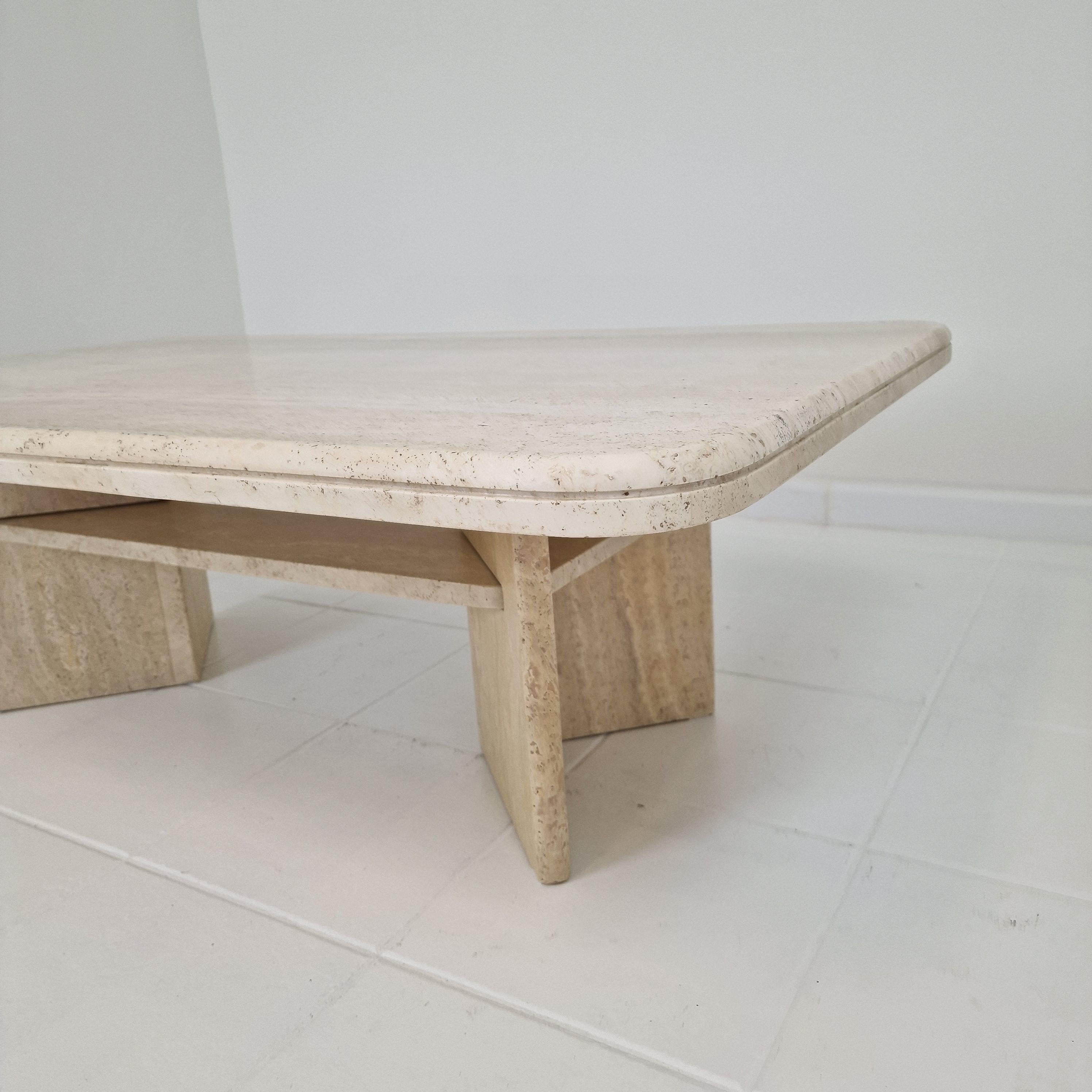 Table basse ou d'appoint rectangulaire en travertin, Italie années 1980 en vente 6