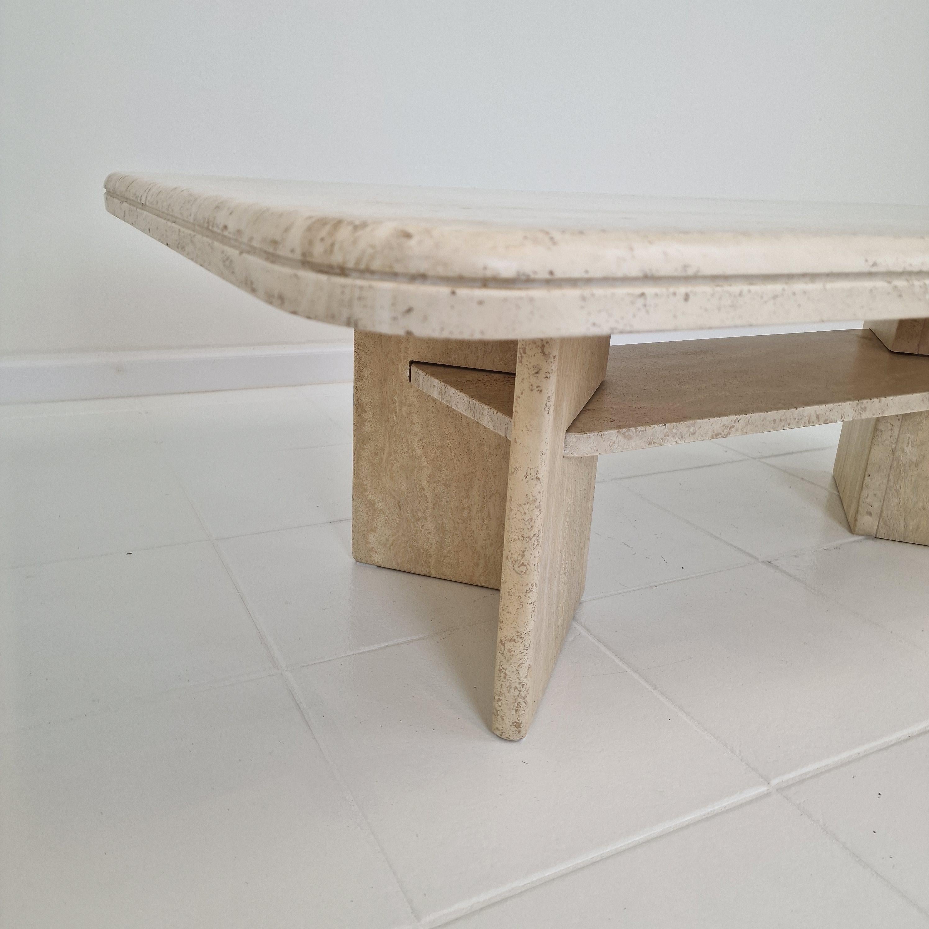 Table basse ou d'appoint rectangulaire en travertin, Italie années 1980 en vente 7