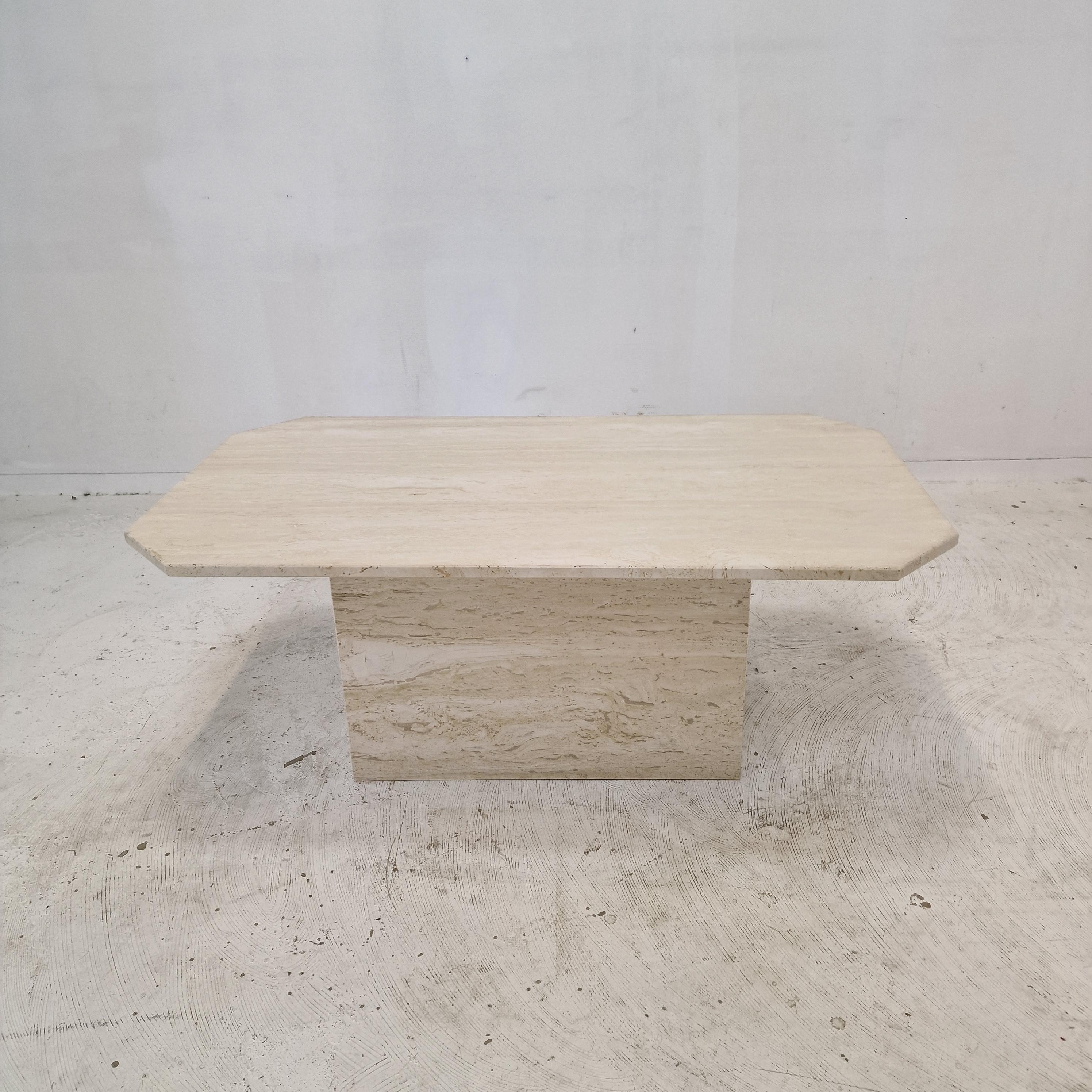 Mid-Century Modern Table basse ou d'appoint rectangulaire en travertin, Italie, années 1980 en vente