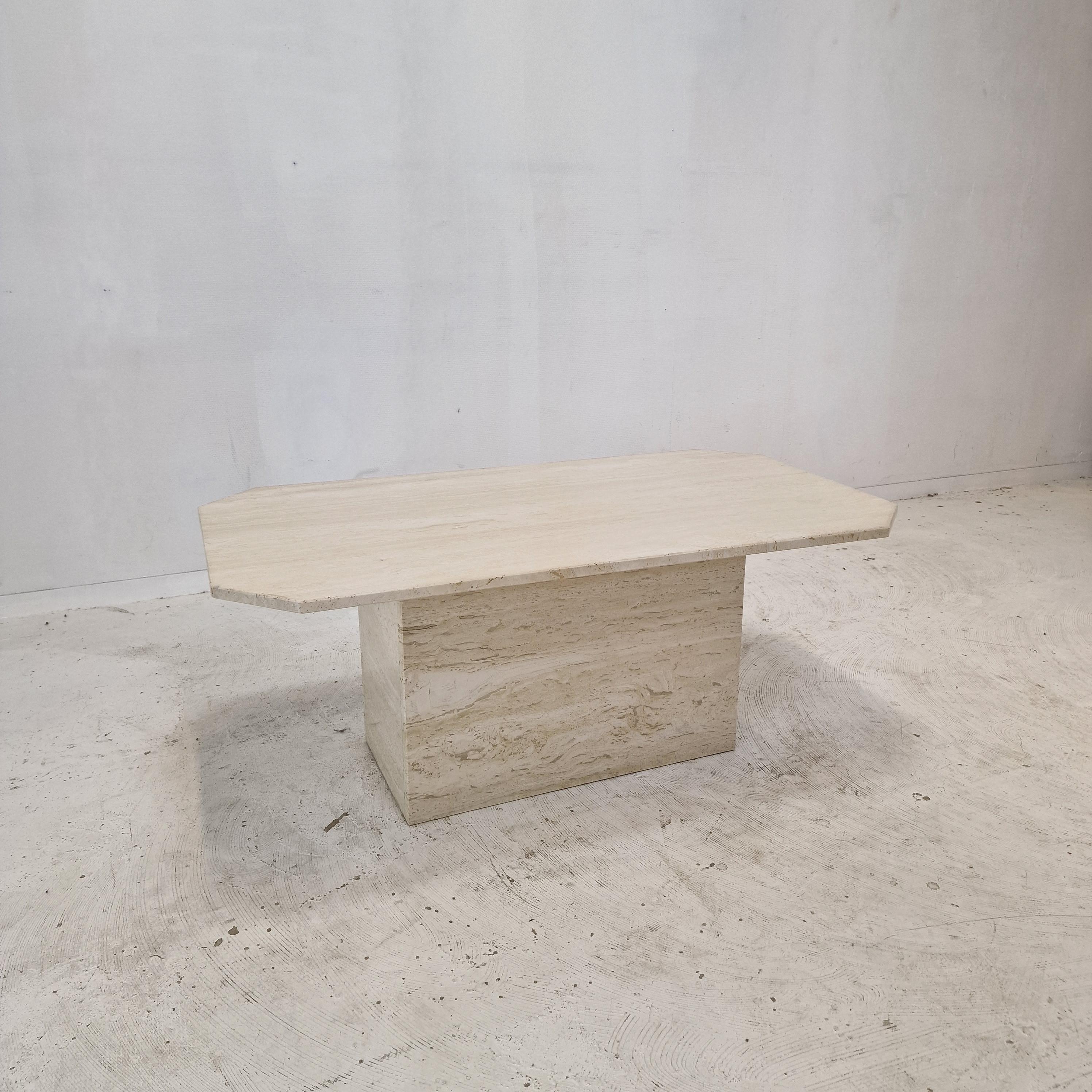 Fin du 20e siècle Table basse ou d'appoint rectangulaire en travertin, Italie, années 1980 en vente