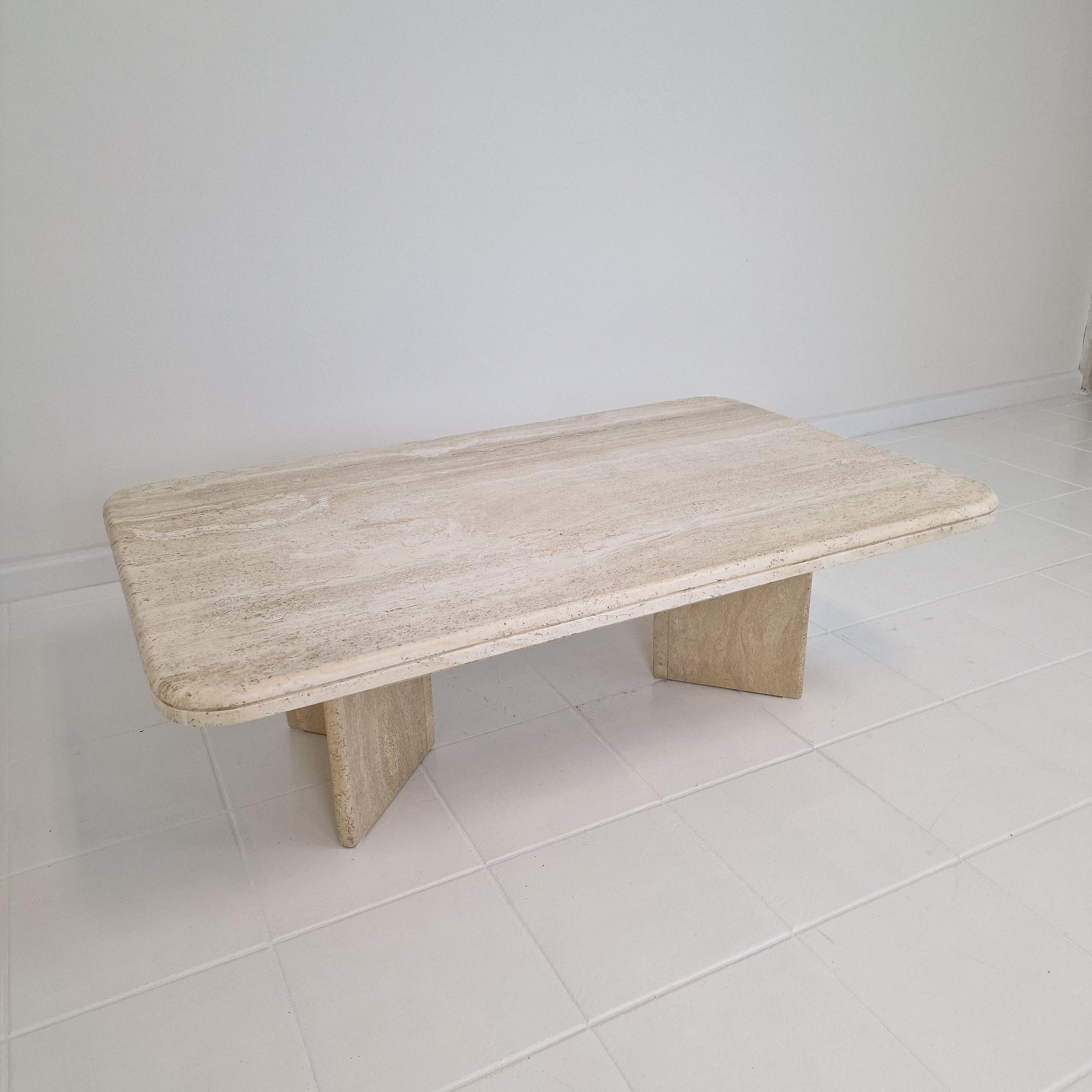 Table basse ou d'appoint rectangulaire en travertin, Italie années 1980 en vente 1