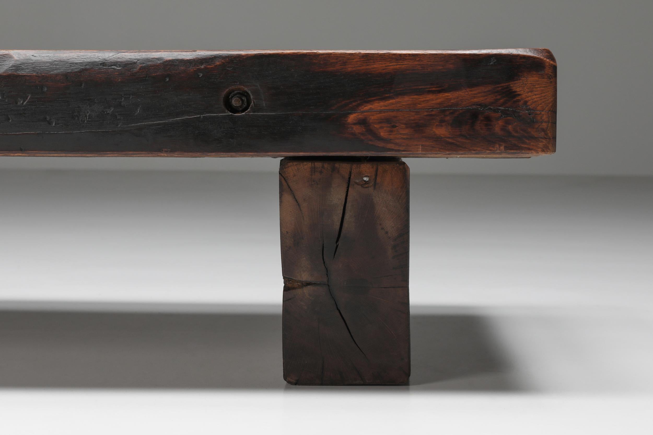 Rechteckiger Wabi Sabi Couchtisch, brutalistisch, rustikal, 1940er Jahre (Holz) im Angebot